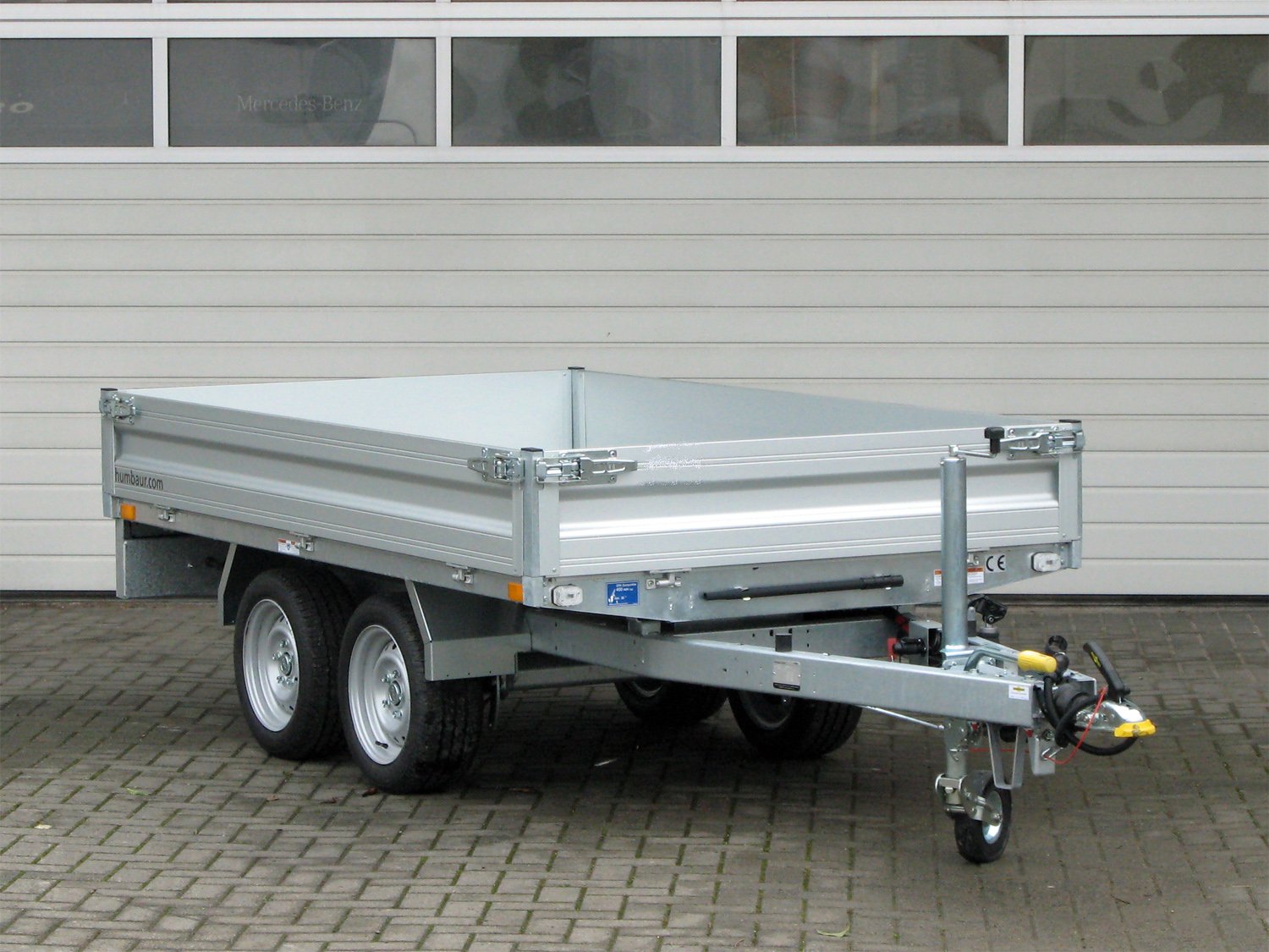 Humbaur Rückwärtskipper HUK 273117 – E-Pumpe Nothandpumpe – Ladefläche 314 × 175 cm – 2700 kg – Tandemachser – Ansicht 4