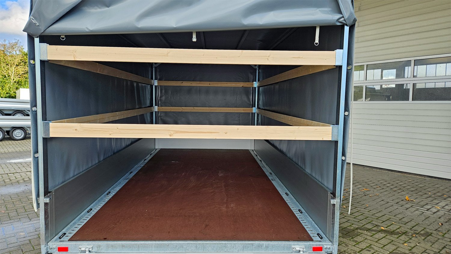 Humbaur Universaltransporter Universal 3000 – Hochplane, Alu-BW, Auffahrbohlen – Ladefläche 400 × 203 cm – 3000 kg – Tandemachser – Ansicht 5