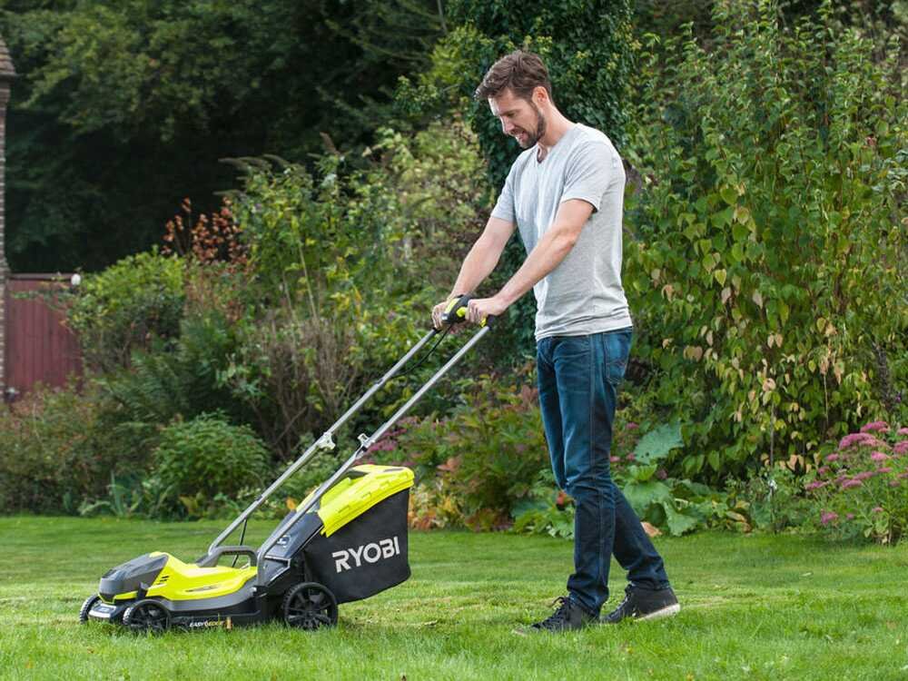 RYOBI RLM18X33B40 Akku-Rasenmäher – 33 cm Schnittbreite – zum Schieben – mit Fangkorb – Ansicht 2