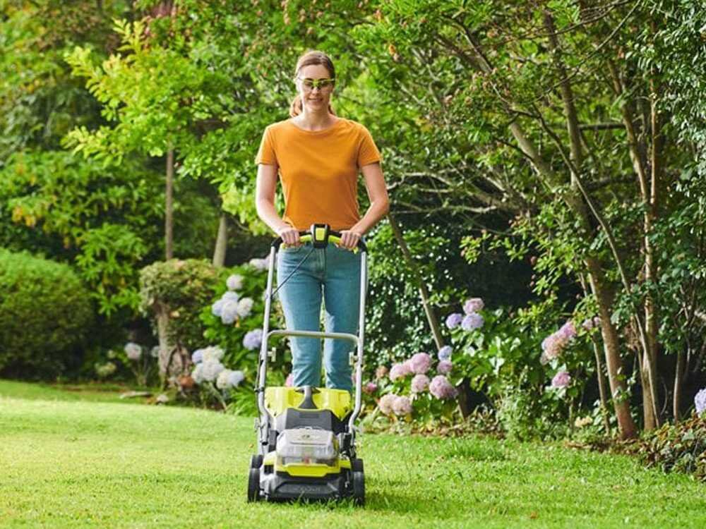 RYOBI RY18LMX37A-0 Akku-Rasenmäher – 37 cm Schnittbreite – mit Fangkorb – Ansicht 2