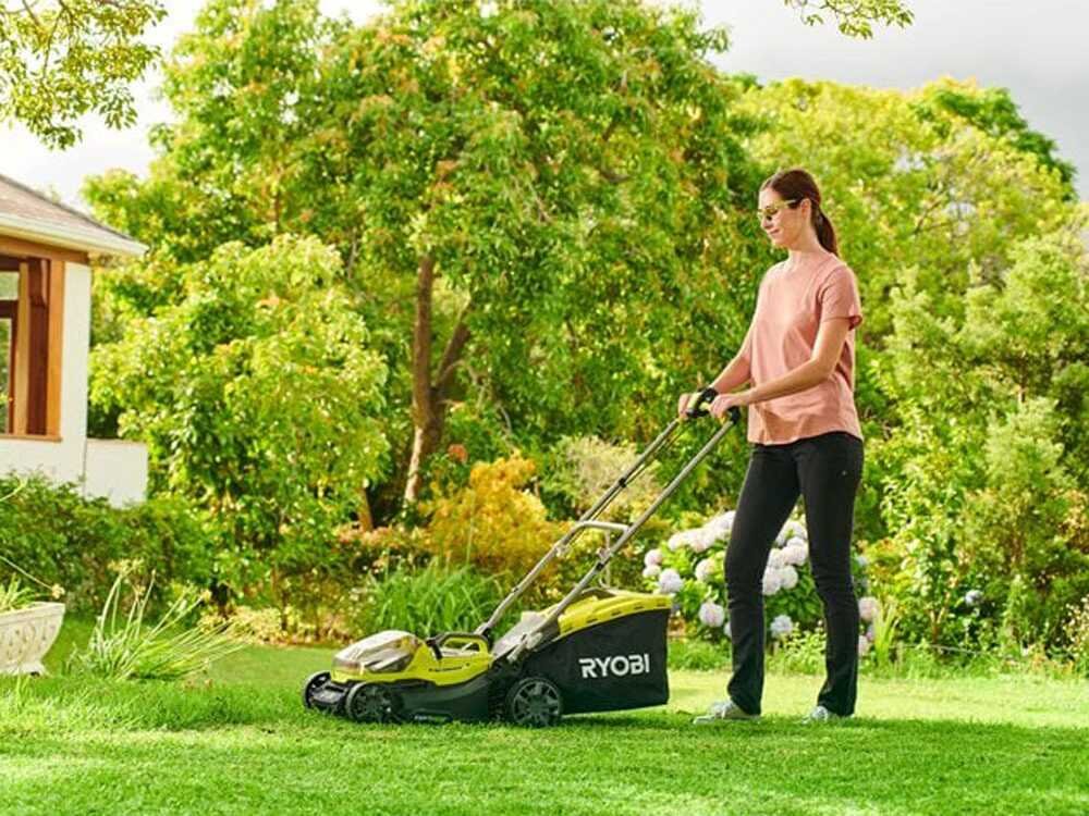 RYOBI RY18LMX37A-0 Akku-Rasenmäher – 37 cm Schnittbreite – mit Fangkorb – Ansicht 3