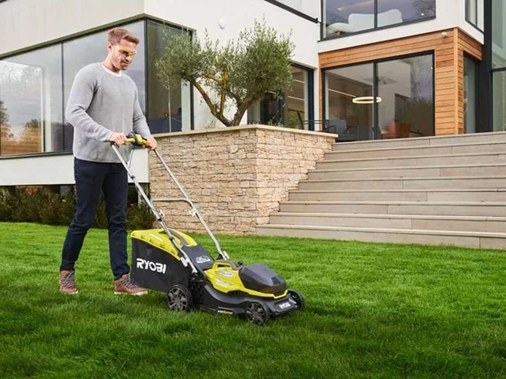 RYOBI RY18LMX37A-0 Akku-Rasenmäher – 37 cm Schnittbreite – mit Fangkorb – Ansicht 5