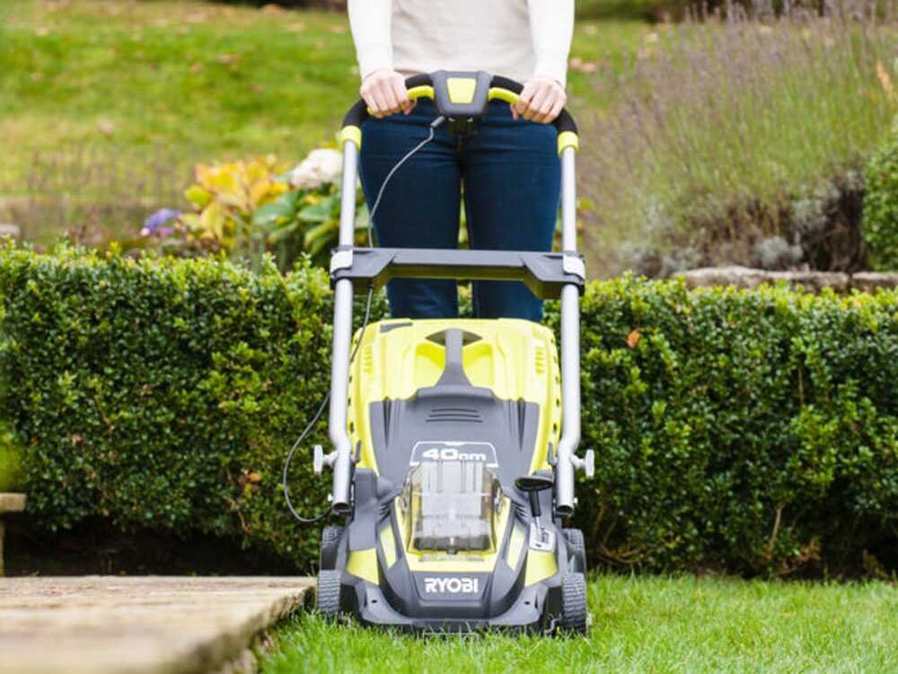 Ryobi RLM36X41H60PG Akku-Rasenmäher – 40 cm Schnittbreite – zum Schieben – mit Fangkorb – Ansicht 3