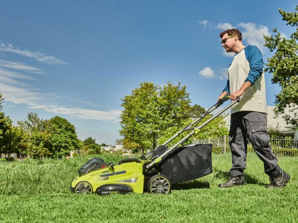Ryobi RLM36X41H60PG Akku-Rasenmäher – 40 cm Schnittbreite – zum Schieben – mit Fangkorb – Ansicht 4