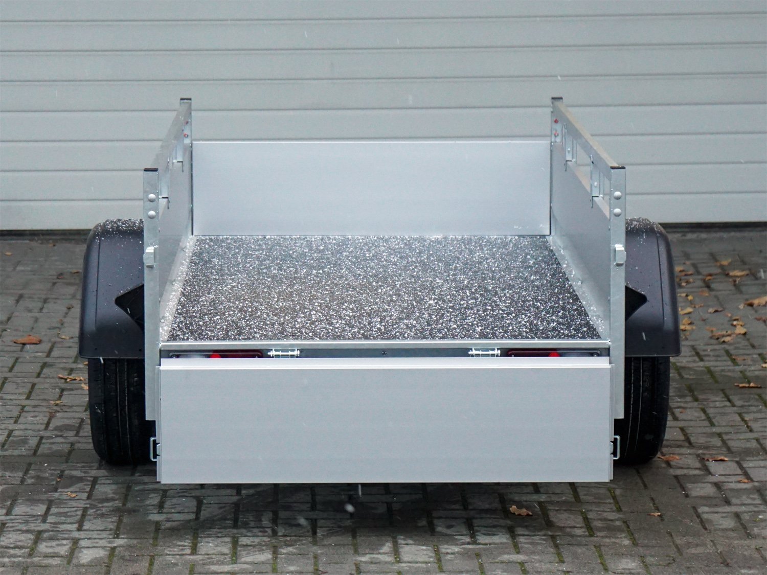 Saris Kastenanhänger MP 205 113 1000 1 – Ladefläche 205 × 113 cm – 1000 kg – Einachser – Ansicht 4