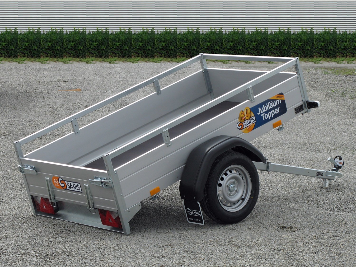 Saris Kastenanhänger MP 205 113 750 1 – kippbar – Ladefläche 205 × 113 cm – 750 kg – Einachser – Ansicht 1