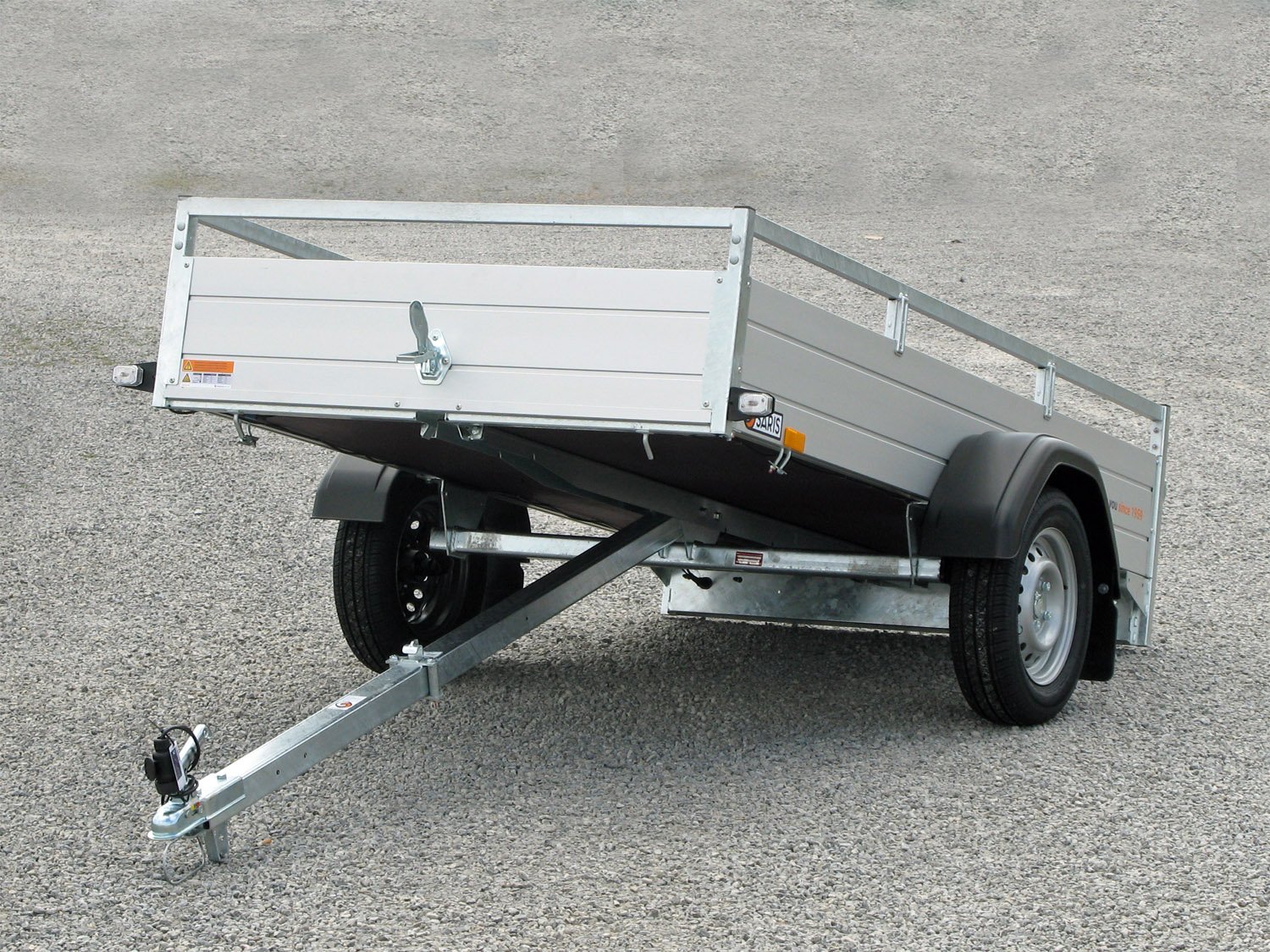 Saris Kastenanhänger MP 255 133 750 1 – kippbar – Ladefläche 255 × 133 cm – 750 kg – Einachser – Ansicht 1