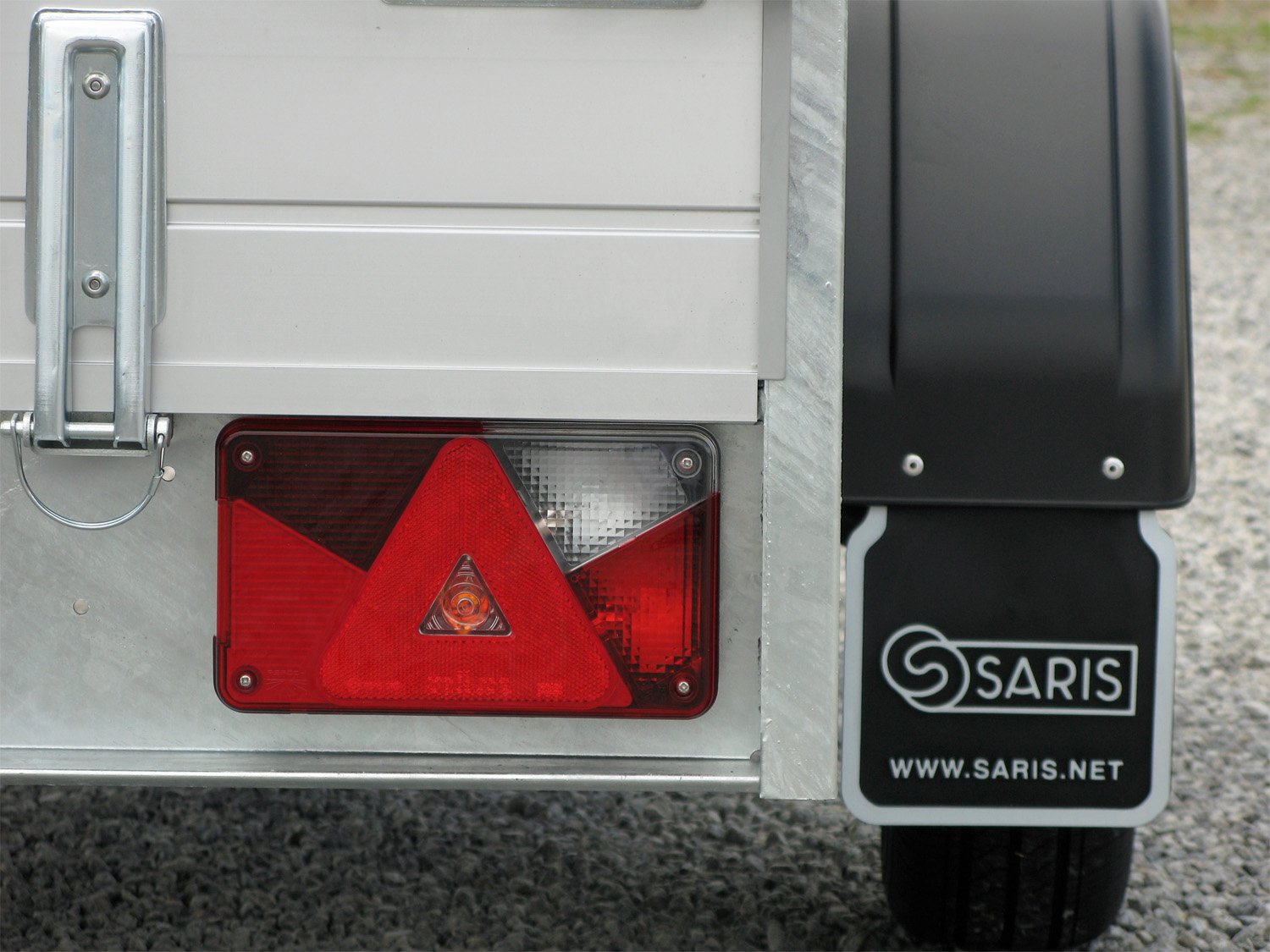 Saris Kastenanhänger MP 255 133 750 1 – kippbar – Ladefläche 255 × 133 cm – 750 kg – Einachser – Ansicht 5