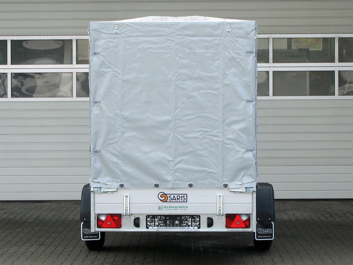 Saris Kastenanhänger MP 305 153 1500 1 – Planenaufbau 1800 mm 100km/h – Ladefläche 305 × 153 cm – 1500 kg – Einachser – Ansicht 4