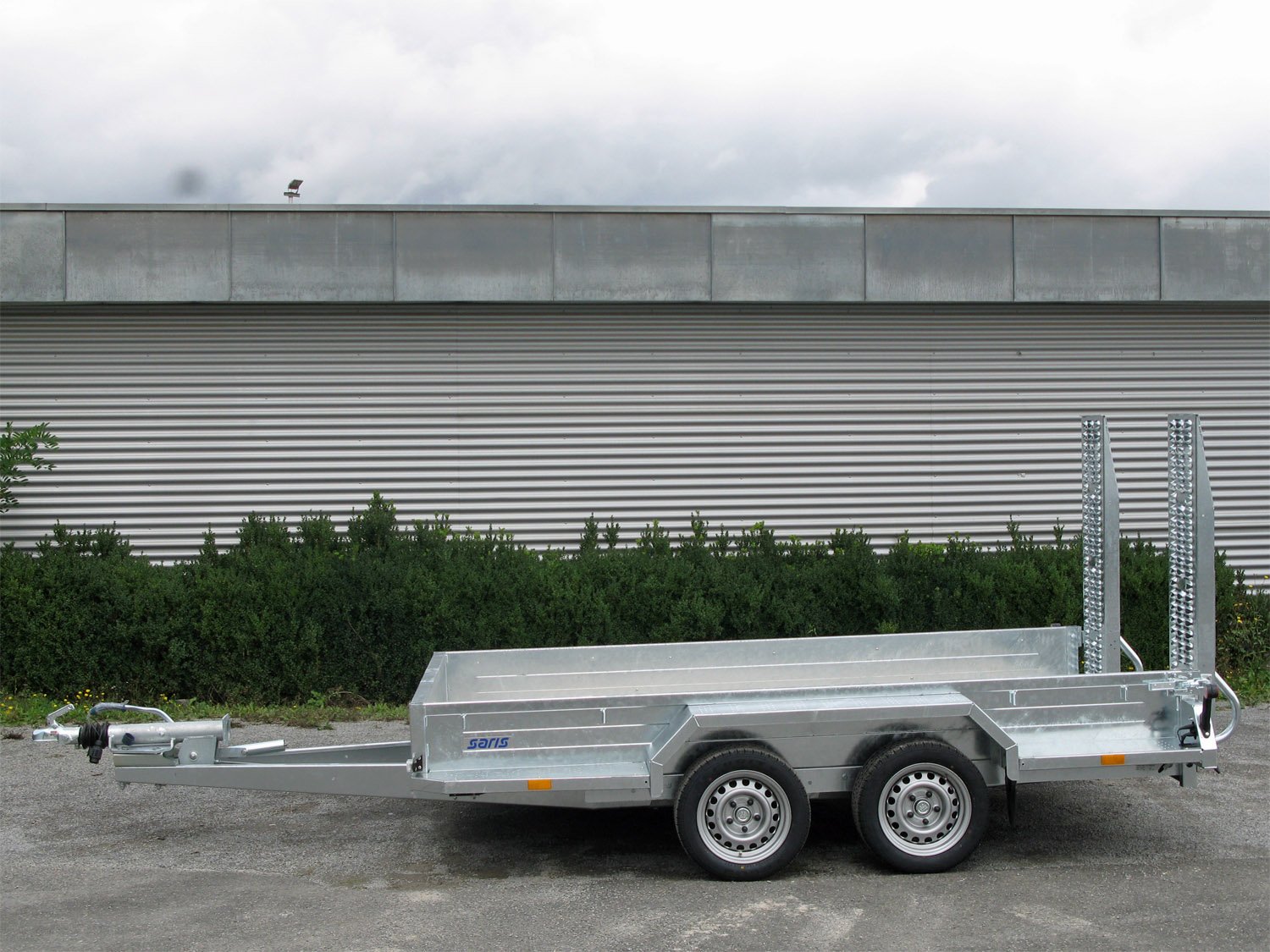 Saris Maschinentransporter MG 306 170 3500 2 – Maschinentransporter mit Force-One – Ladefläche 306 × 168 cm – 3500 kg – Tandemachser – Ansicht 2
