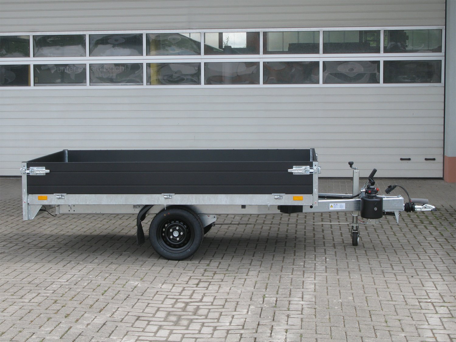 Saris Rückwärtskipper K1 256 150 1500 1 – Black Edition doppelwirkende Handpumpe – Ladefläche 256 × 150 cm – 1500 kg – Einachser – Ansicht 5