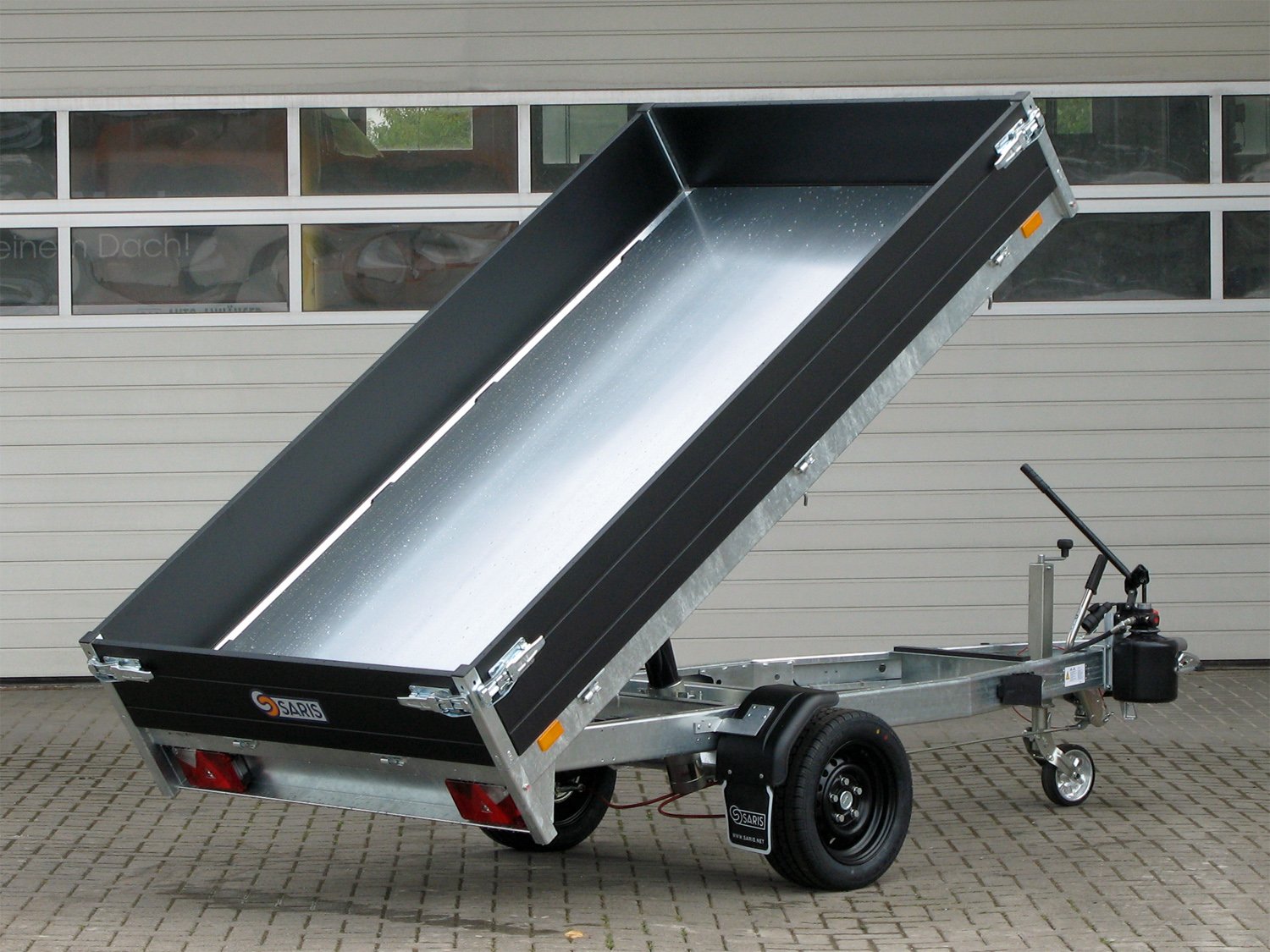 Saris Rückwärtskipper K1 276 150 1500 1 – Black Edition doppelwirkende Handpumpe – Ladefläche 276 × 150 cm – 1500 kg – Einachser – Ansicht 2