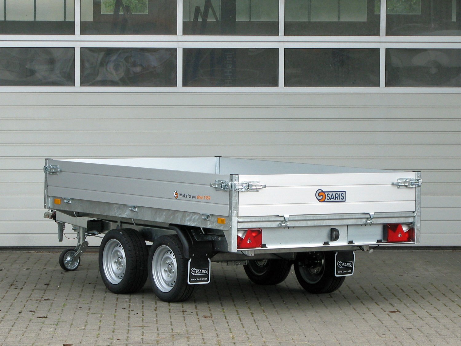 Saris Rückwärtskipper K1 276 150 2700 2 E35 – E-Pumpe, 35cm Bordwand – Ladefläche 276 × 150 cm – 2700 kg – Tandemachser – Ansicht 4