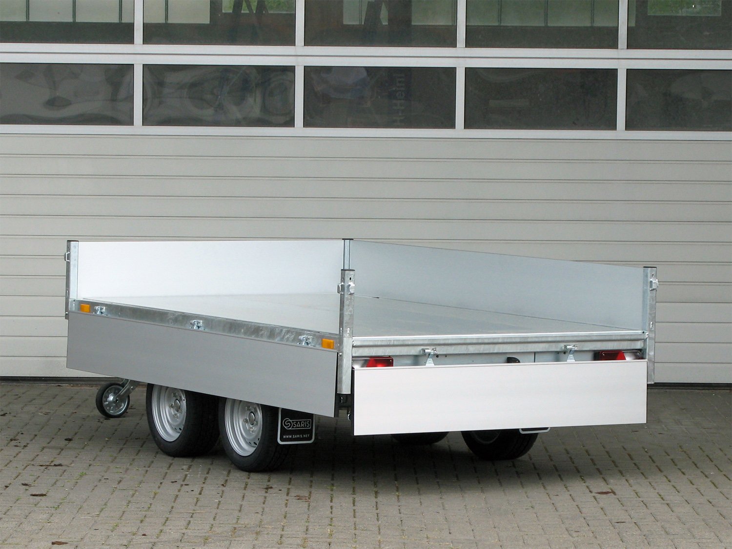 Saris Rückwärtskipper K1 276 150 2700 2 E35 – E-Pumpe, 35cm Bordwand – Ladefläche 276 × 150 cm – 2700 kg – Tandemachser – Ansicht 5