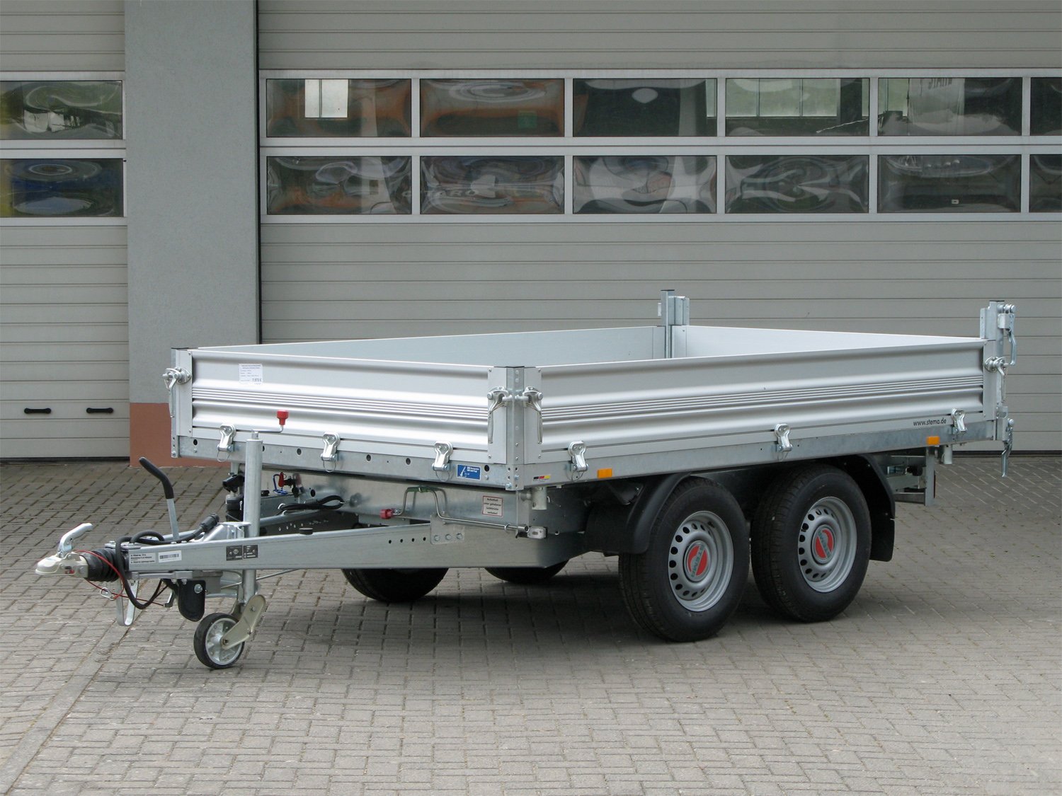 STEMA 3-Seiten-Kipper SHDK 35-36-18.2B TRIUS ALU – Alu Bordwände – Ladefläche 362 × 183 cm – 3500 kg – Tandemachser – Ansicht 5