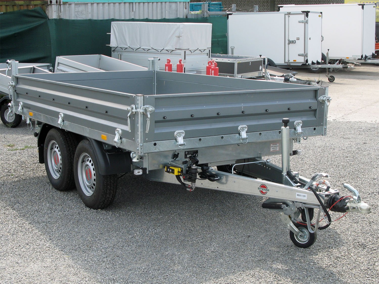 STEMA 3-Seiten-Kipper SHDK 35-36-18.2B TRIUS Stahl PROFI – 2mm StahlBW Auffahrpaket – Ladefläche 362 × 183 cm – 3500 kg – Tandemachser – Ansicht 5
