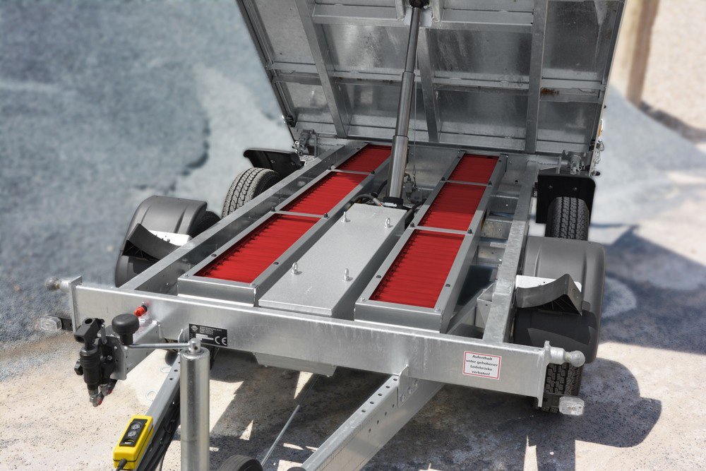 STEMA 3-Seiten-Kipper SHDK 35-36-20.2B TRIUS – E-Pumpe, Zentralrohr, 2,0mm Stahl-Beplank. – Ladefläche 362 × 204 cm – 3500 kg – Tandemachser – Ansicht 2