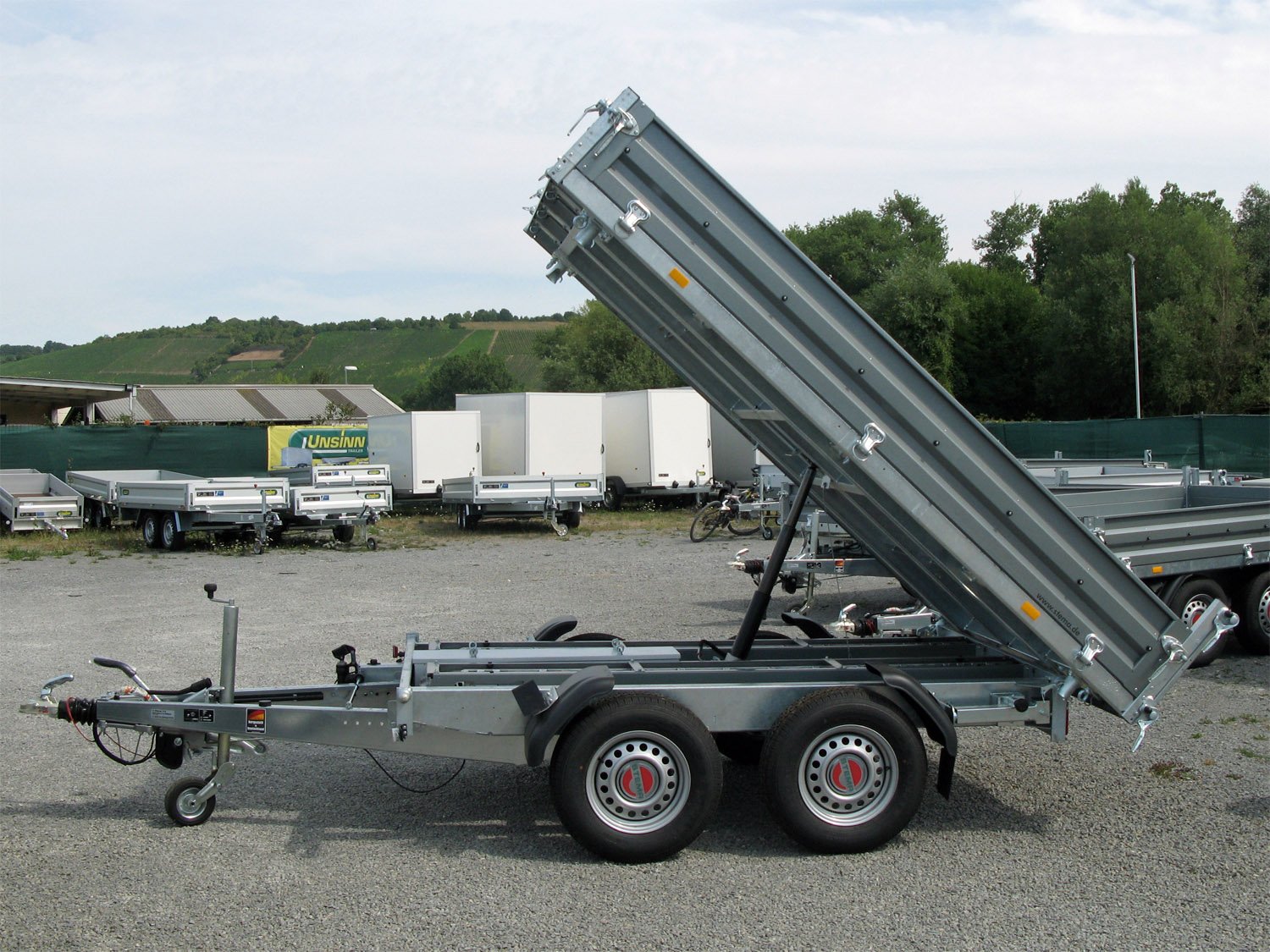 STEMA 3-Seiten-Kipper SHDK O2 35-40-20.2 – E-Pumpe, StahlBW – Ladefläche 401 × 203 cm – 3500 kg – Tandemachser – Ansicht 4