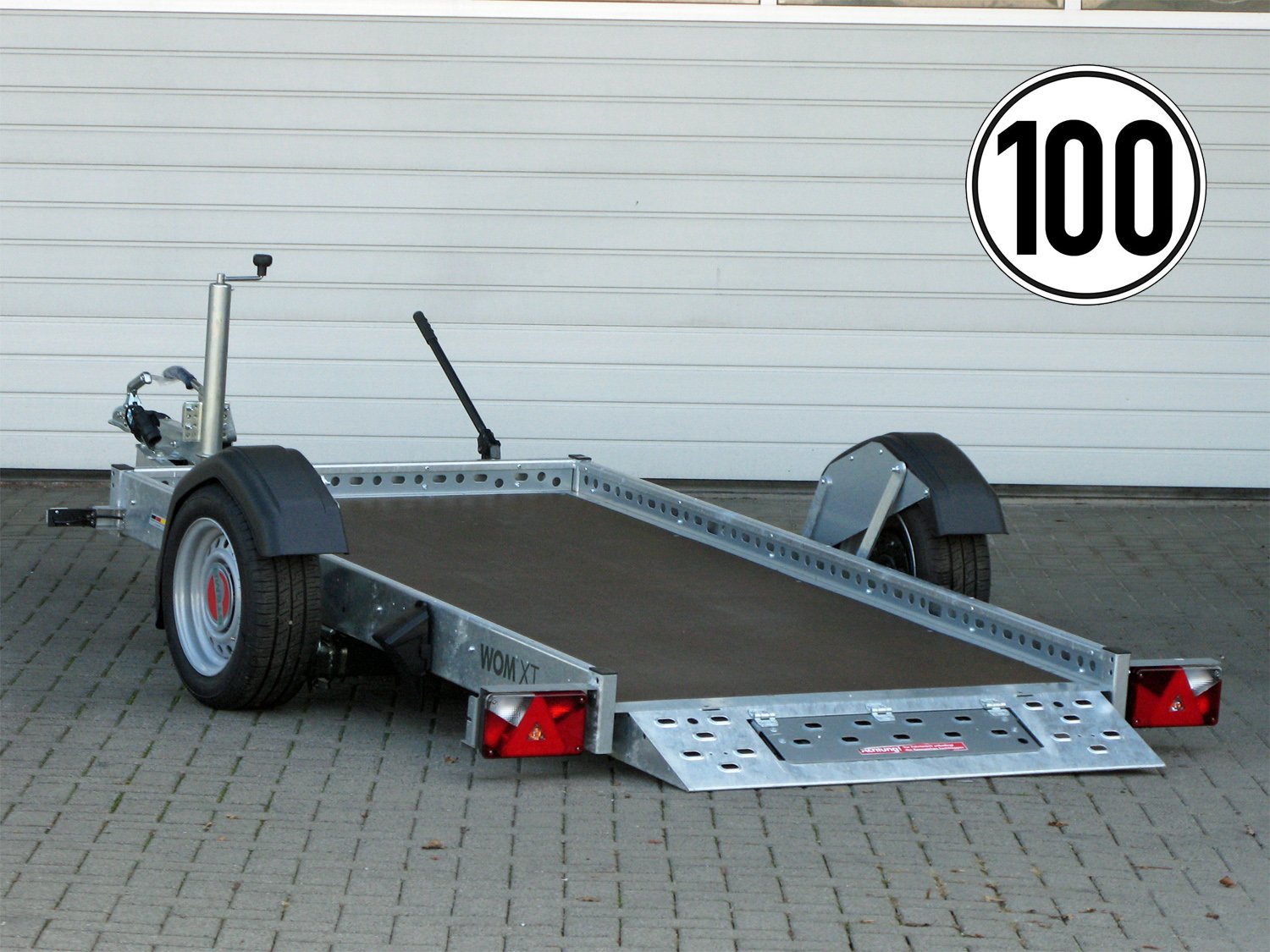 STEMA Absenkanhänger WOM 1000 STS XT O2 10-25-13.1 – Absenkanhänger 100km/h – Ladefläche 251 × 128 cm – 1000 kg – Einachser – Ansicht 1