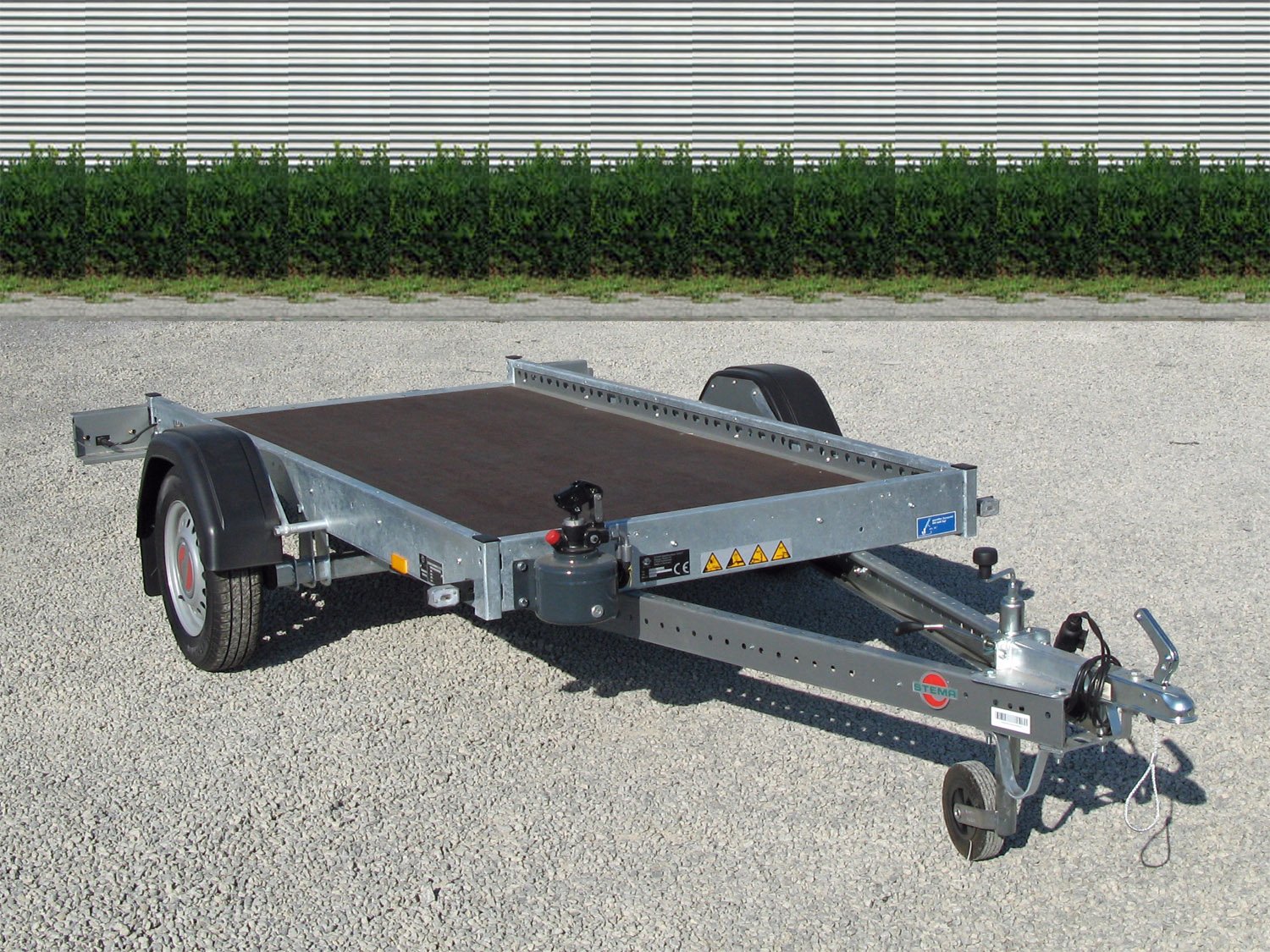 STEMA Absenkanhänger WOM XT 750 STS O1 7.5-25-13.1 – Absenkanhänger ungebremst – Ladefläche 251 × 128 cm – 750 kg – Einachser – Ansicht 2