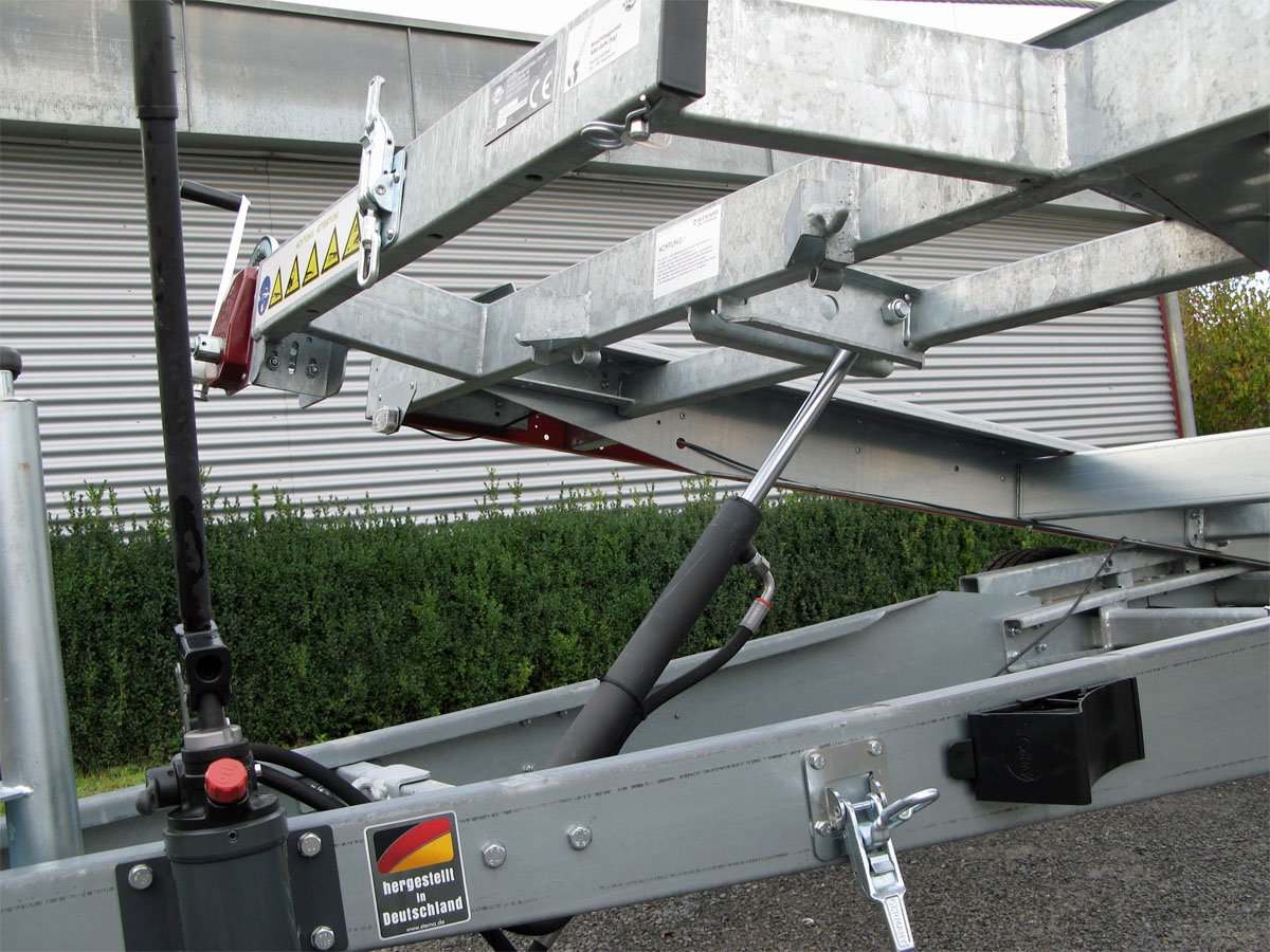STEMA Autotransporter FHAK 25-40-21.2 – Ladefläche 400 × 201 cm – 2500 kg – Tandemachser – Ausführungsvariante 2 – Ansicht 3