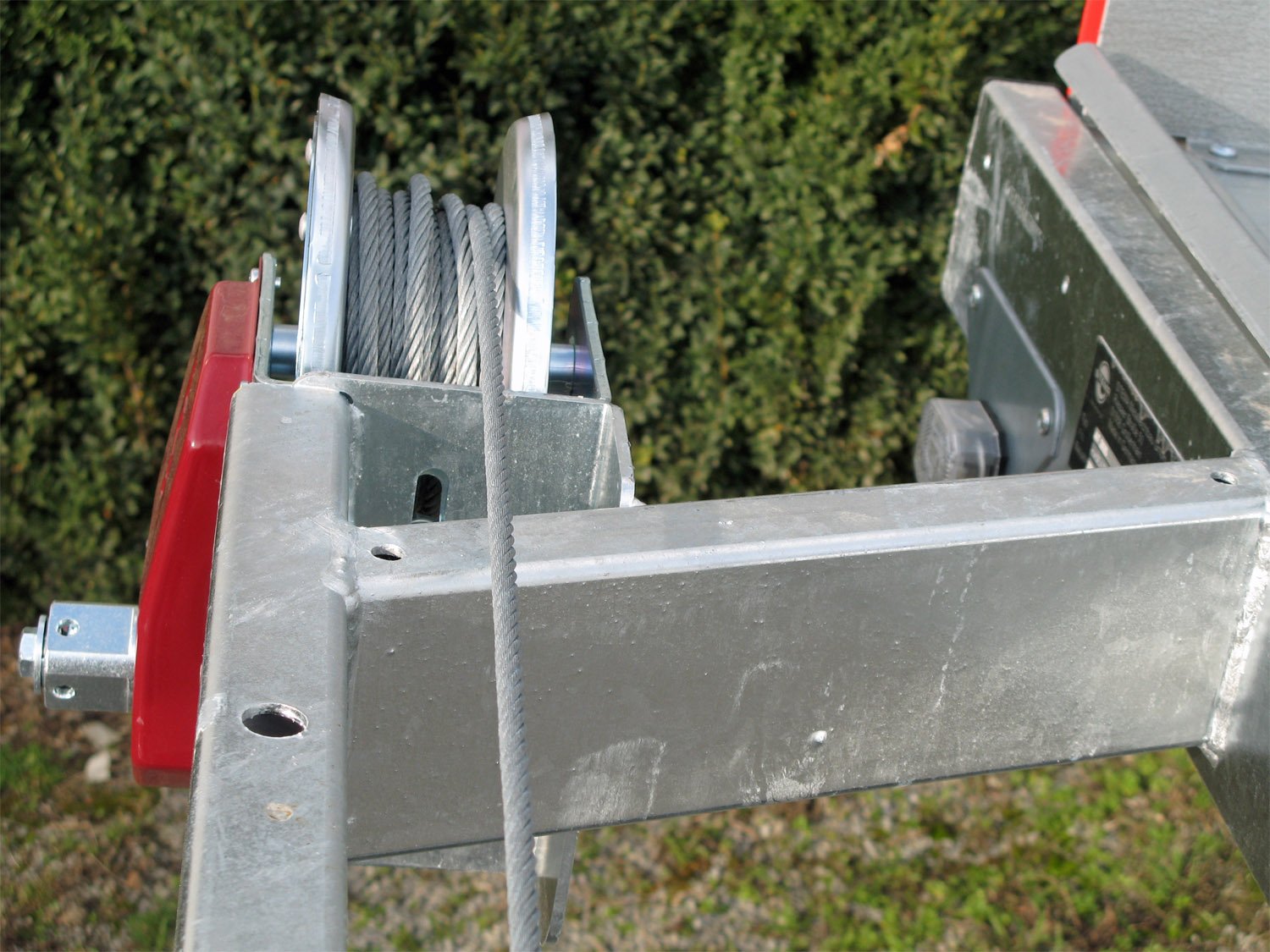 STEMA Autotransporter FHAK 35-40-21.2 – zusätzliche Rampen u. Seilwinde komplett – Ladefläche 400 × 201 cm – 3500 kg – Tandemachser – Ansicht 5