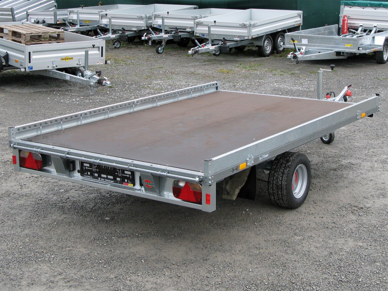STEMA Autotransporter SHA O2 15-30-18.1 Carrier XL – Rampengröße: 260 x 26 - 100km/h – Ladefläche 301 × 183 cm – 1500 kg – Einachser – Ansicht 4