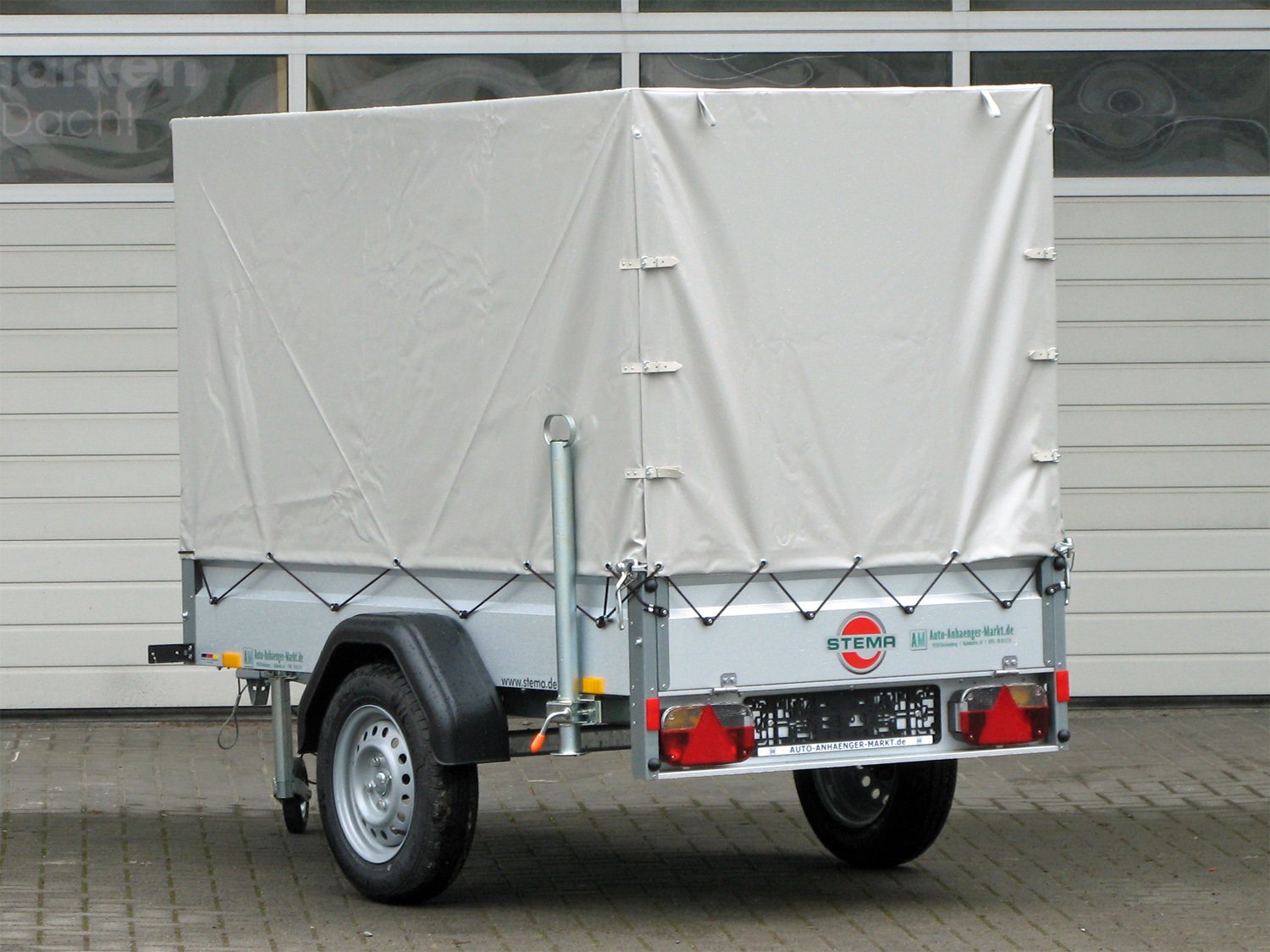 STEMA Kastenanhänger FT 7.5-20-10.1B – inkl. Planenaufbau 100 cm lose beigelegt – Ladefläche 201 × 108 cm – 750 kg – Einachser – Ansicht 4
