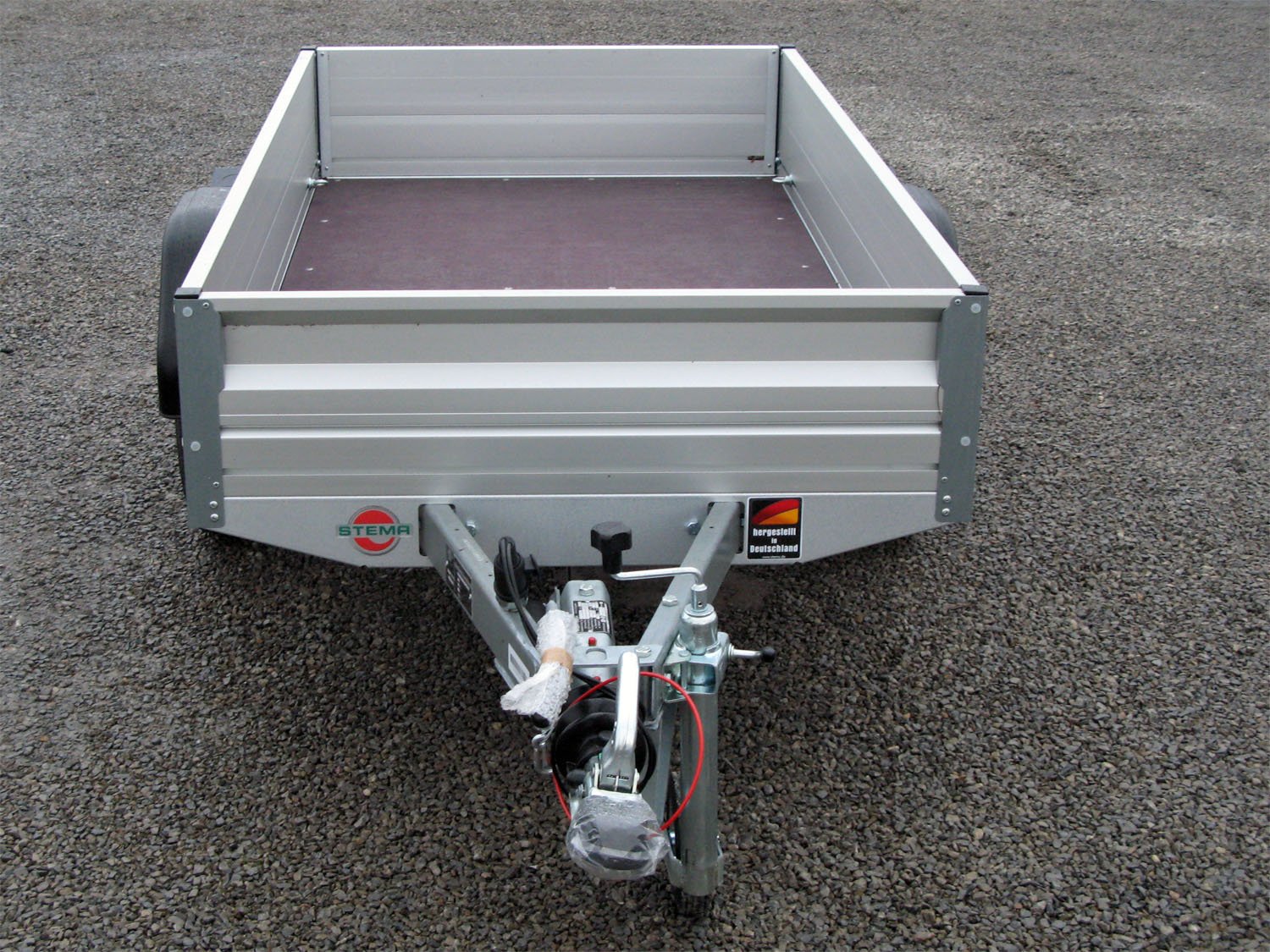 STEMA Kastenanhänger FT 8.5-20-10.1A – Alu Beplankung 100 Km/h – Ladefläche 201 × 108 cm – 850 kg – Einachser – Ansicht 3