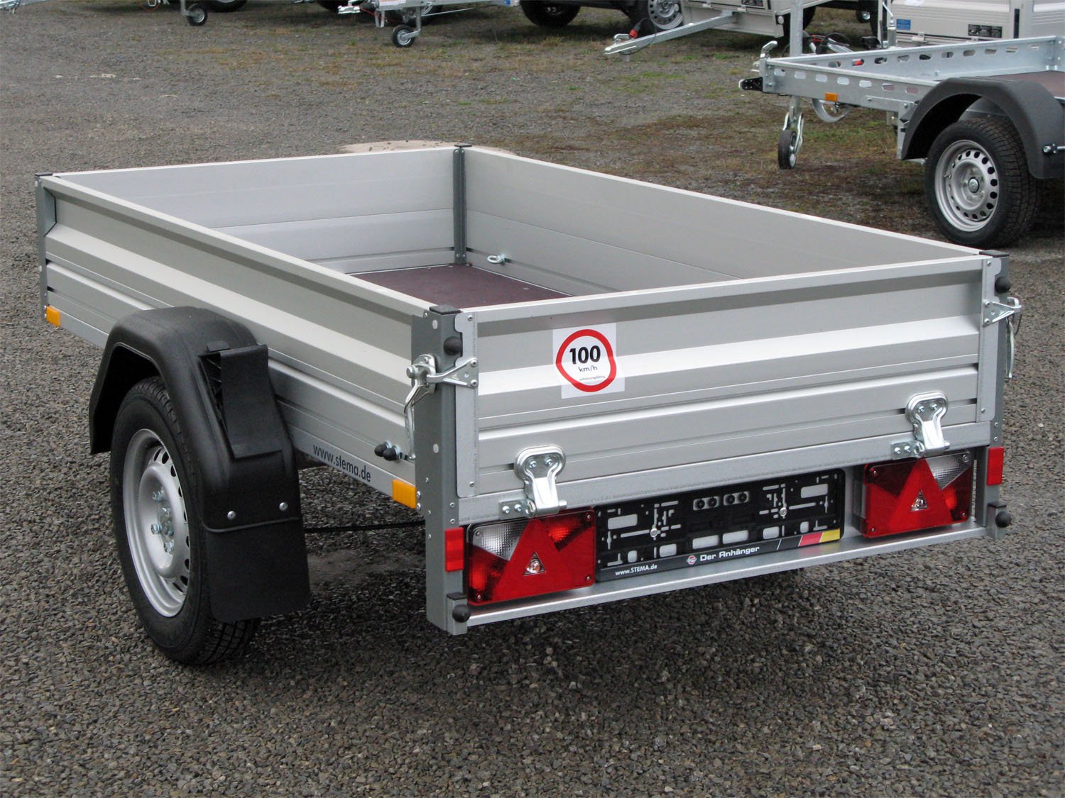 STEMA Kastenanhänger FT 8.5-20-10.1A – Alu Beplankung 100 Km/h – Ladefläche 201 × 108 cm – 850 kg – Einachser – Ansicht 5
