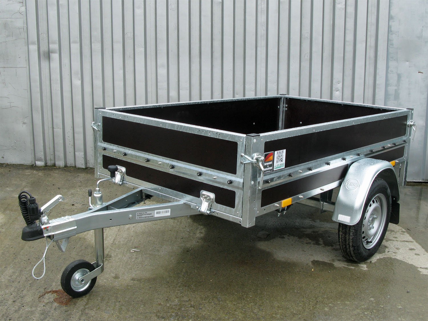 STEMA Kastenanhänger HZ 7.5-20-12.1 C Woodoxx – Holzanhänger mit Hochplane – Ladefläche 201 × 115 cm – 750 kg – Einachser – Ansicht 2