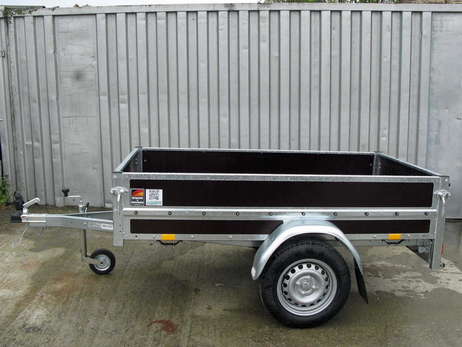 STEMA Kastenanhänger HZ 7.5-20-12.1 C Woodoxx – Holzanhänger mit Hochplane – Ladefläche 201 × 115 cm – 750 kg – Einachser – Ansicht 3