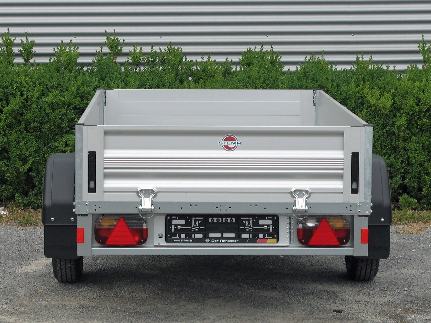 STEMA Kastenanhänger ST O2 10-21-13.1 – Alu-Bordwand – Ladefläche 210 × 128 cm – 1000 kg – Einachser – Ansicht 4