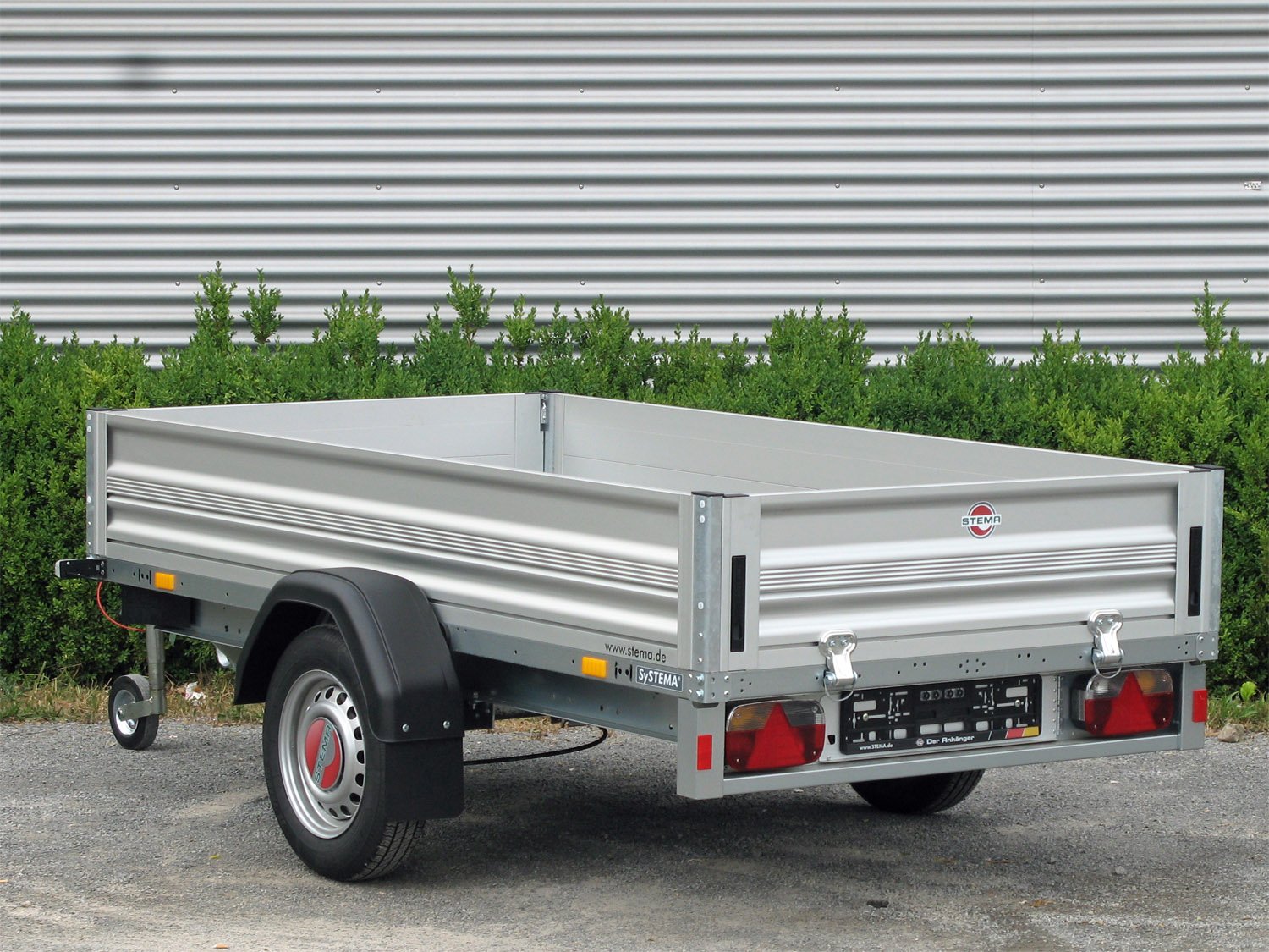 STEMA Kastenanhänger ST O2 10-30-15.1 – Alu-Bordwand – Ladefläche 301 × 153 cm – 1000 kg – Einachser – Ansicht 3