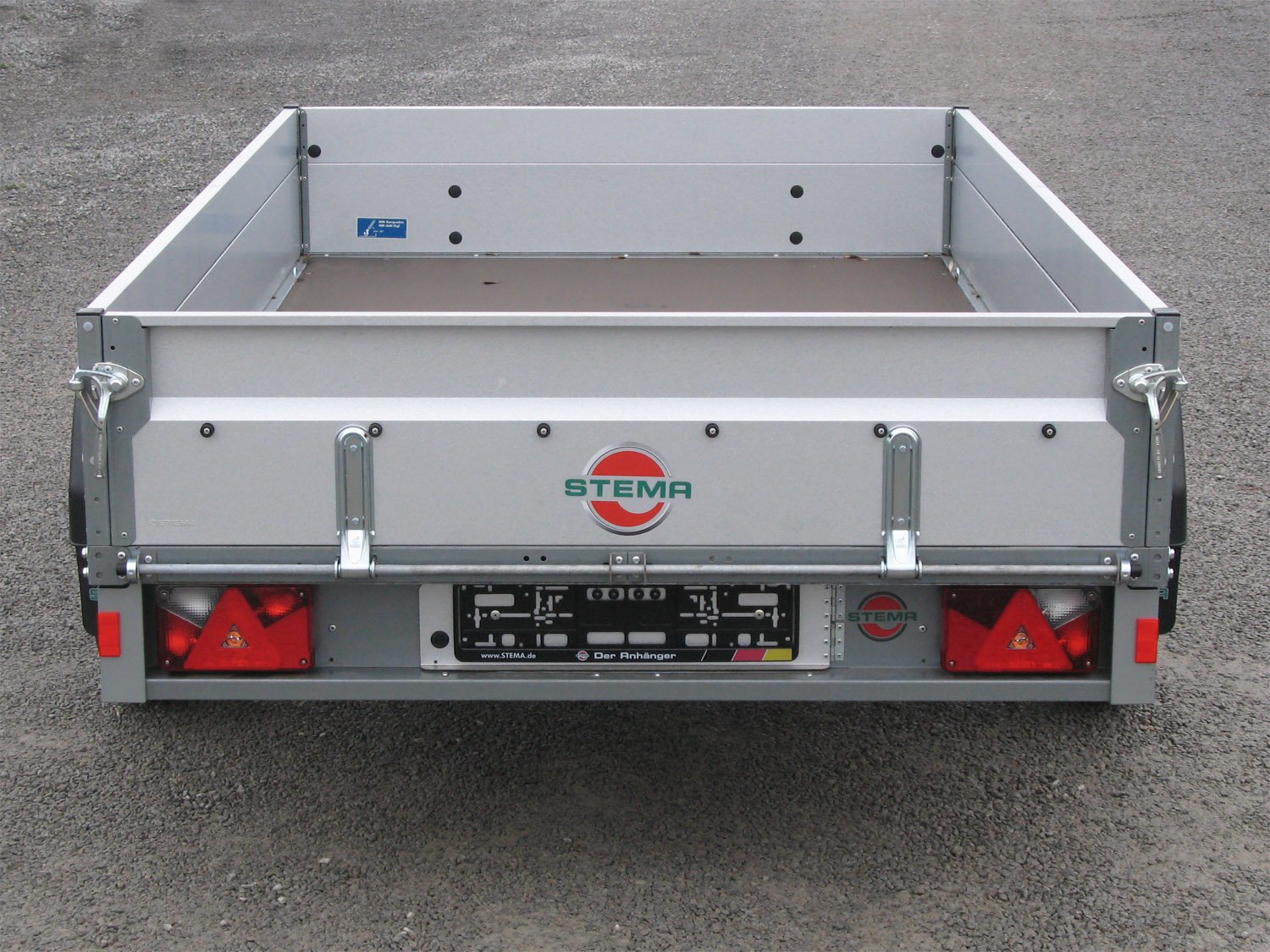STEMA Kastenanhänger ST O2 13-25-15.1 – Motorradset – Ladefläche 251 × 153 cm – 1300 kg – Einachser – Ansicht 3
