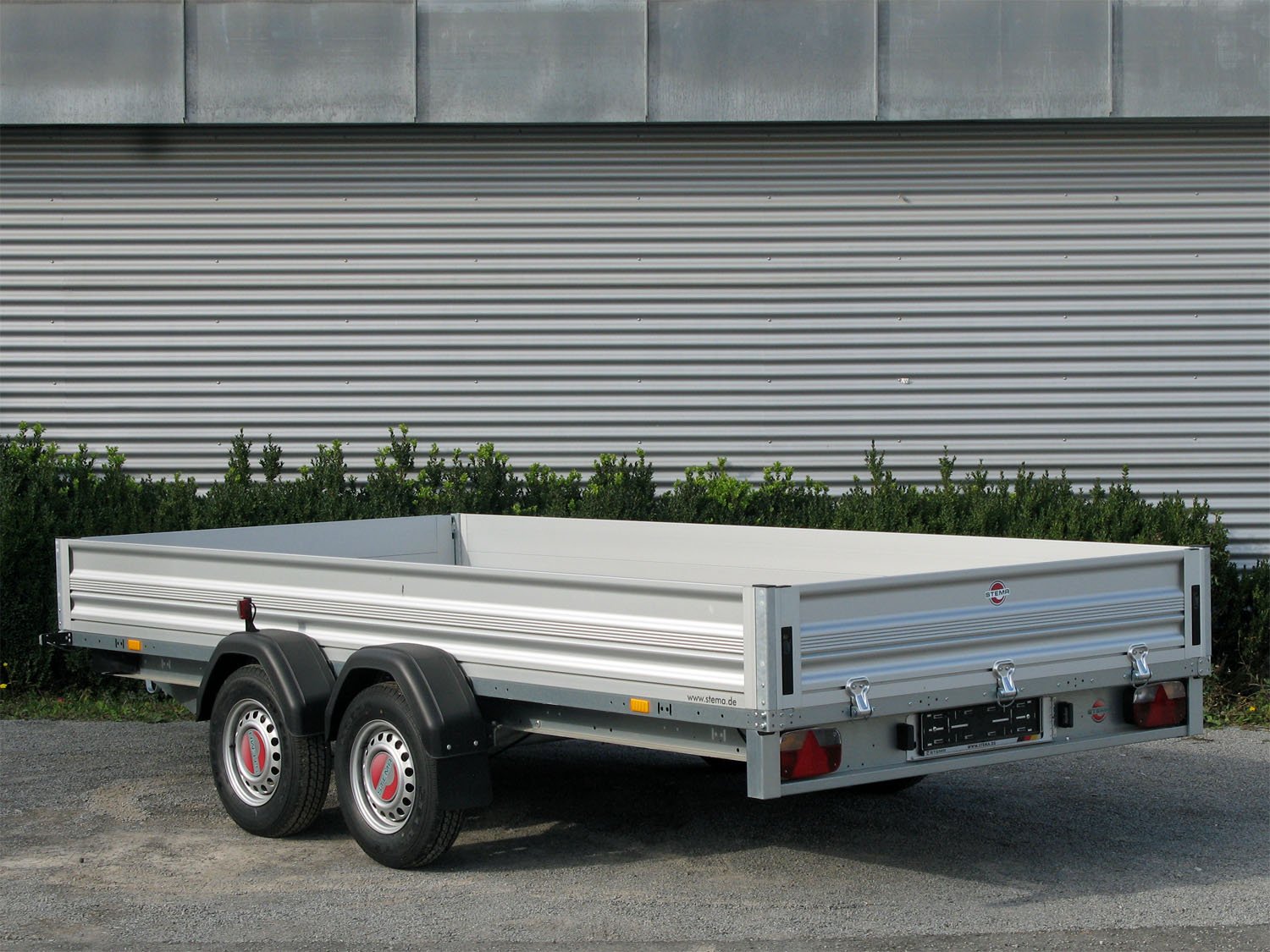 STEMA Kastenanhänger ST O2 20-40-20.2 – Alu-Bordwand – Ladefläche 401 × 203 cm – 2000 kg – Tandemachser – Ansicht 4