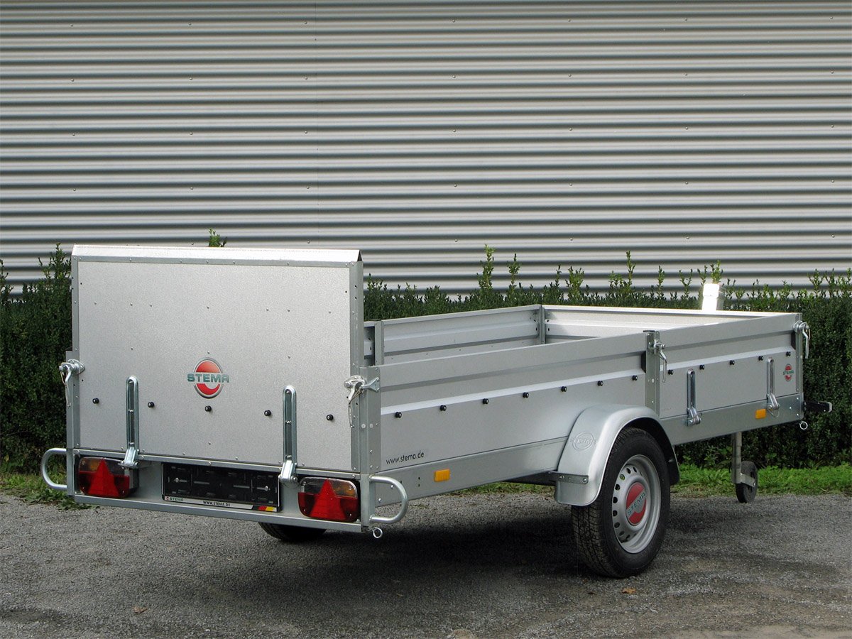 STEMA Kastenanhänger STP O1 7.5-30-13.1 REX 30 – geteilte Bordwand - Kippmechanik mit Auffahrrampe – Ladefläche 301 × 128 cm – 750 kg – Einachser – Ansicht 3