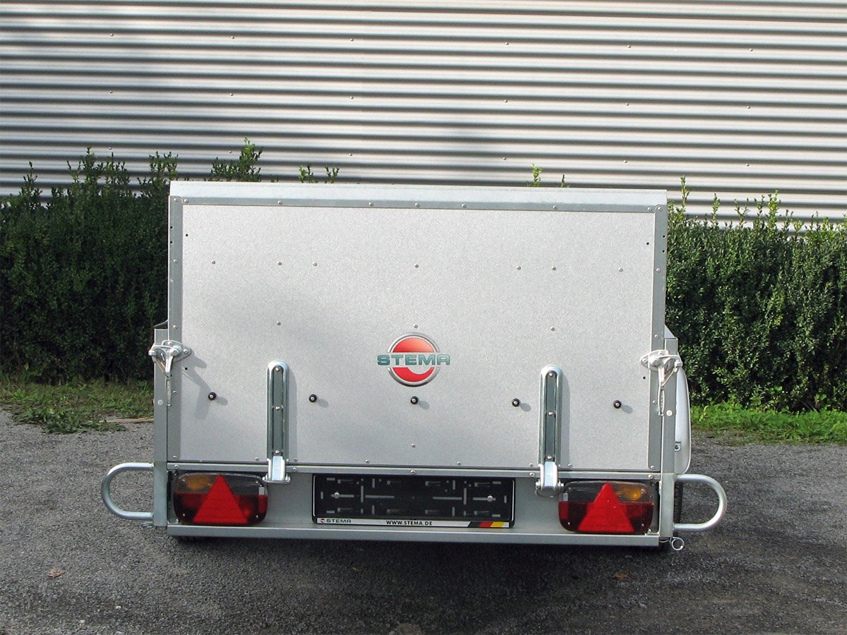 STEMA Kastenanhänger STP O1 7.5-30-13.1 REX 30 – geteilte Bordwand - Kippmechanik mit Auffahrrampe – Ladefläche 301 × 128 cm – 750 kg – Einachser – Ansicht 4