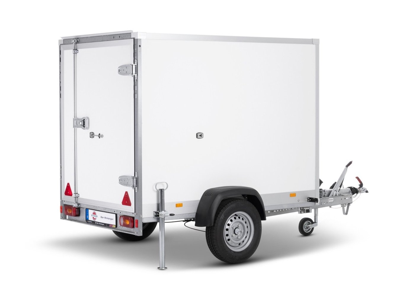 STEMA Kofferanhänger P-BOX STPK O1 7.5G-21-13.1.P15.1 – gebremste Ausführung 1 Hecktür – Ladefläche 214 × 131,5 cm – 750 kg – Einachser – Ansicht 1
