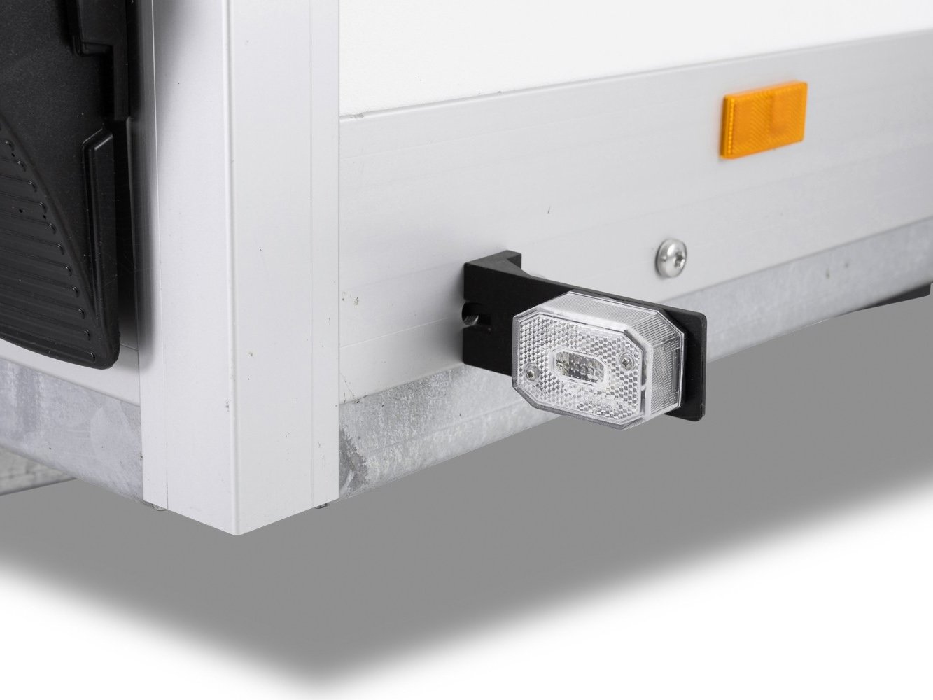 STEMA Kofferanhänger P-BOX STPK O2 27-25-15.2.P15.1 – Rampe – Ladefläche 255 × 157 cm – 2700 kg – Tandemachser – Ansicht 4