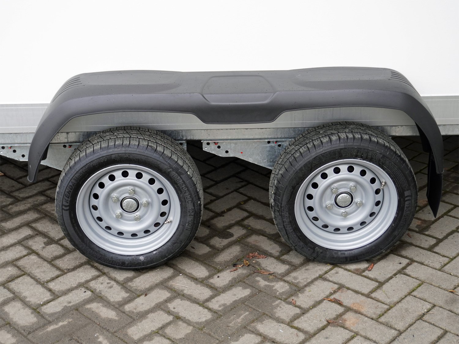 STEMA Kofferanhänger P-BOX STPK O2 30-46-18.2.P20.2 – Rampe – Ladefläche 452 × 186,5 cm – 3000 kg – Tandemachser – Ansicht 5