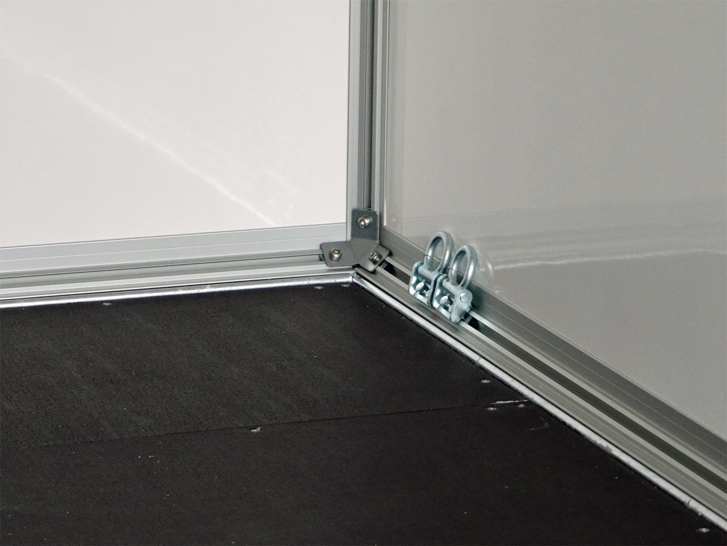 STEMA Kofferanhänger P-BOX STPK O2 35-46-18.2.P20.2 – Rampe – Ladefläche 452 × 186,5 cm – 3500 kg – Tandemachser – Ansicht 4