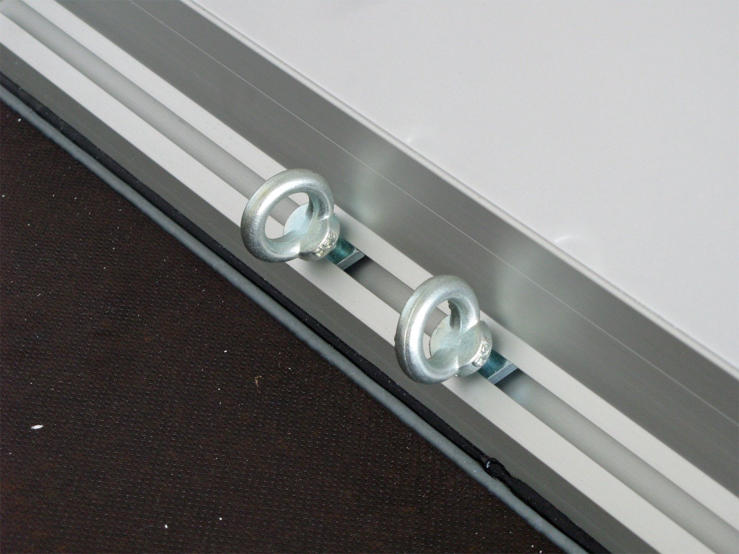 STEMA Kofferanhänger S-BOX STPK O2 13-30-15.1.S18.2 – Ladefläche 300 × 149 cm – 1300 kg – Einachser – Ansicht 4