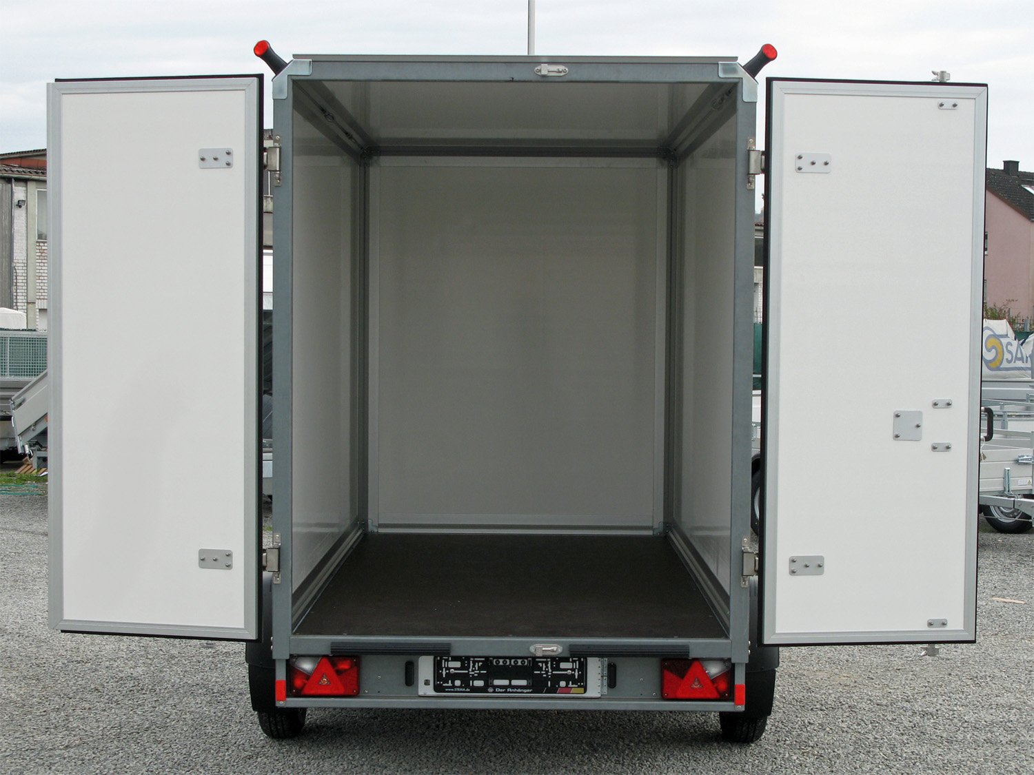 STEMA Kofferanhänger S-BOX STPK O2 27-25-15.2.S18.2 – Ladefläche 250 × 149 cm – 2700 kg – Tandemachser – Ansicht 5