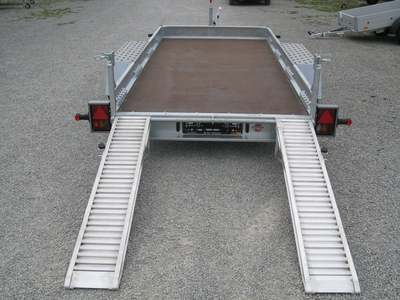 STEMA Maschinentransporter BMAT O2 35-36-16.2 Alurampen – Alurampen – Ladefläche 353 × 165 cm – 3500 kg – Tandemachser – Ansicht 4