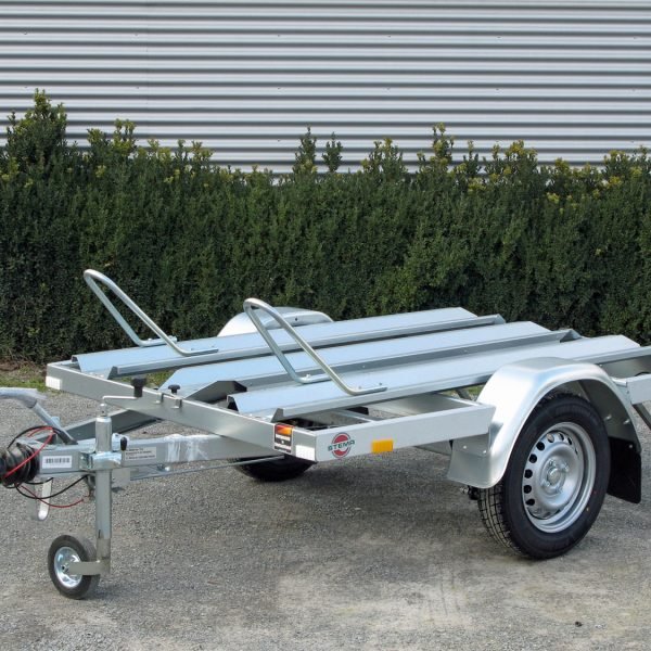 STEMA Motorradtransporter MT 850 BS3 – 3 Standschienen 100 km/h Stoßdämpfer – Ladefläche 194 × 108 cm – 850 kg – Einachser – Ansicht 1