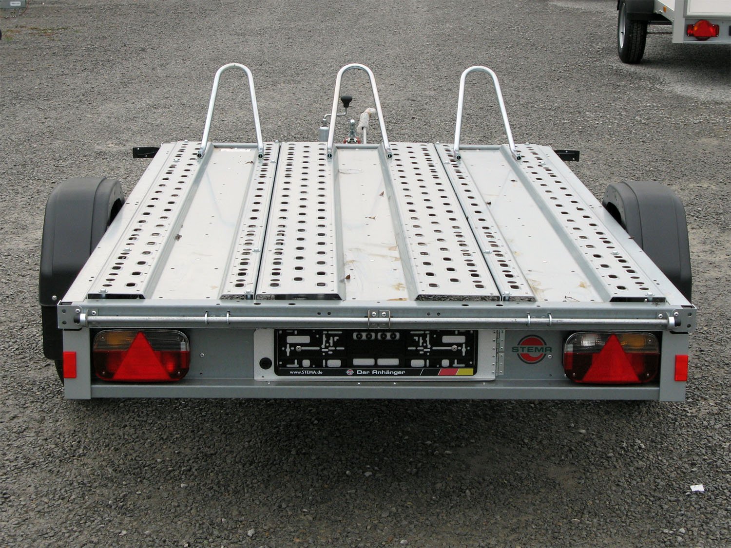 STEMA Motorradtransporter STM O2 10-25-15.1 – 100km/h – Ladefläche 251 × 153 cm – 1000 kg – Einachser – Ansicht 4