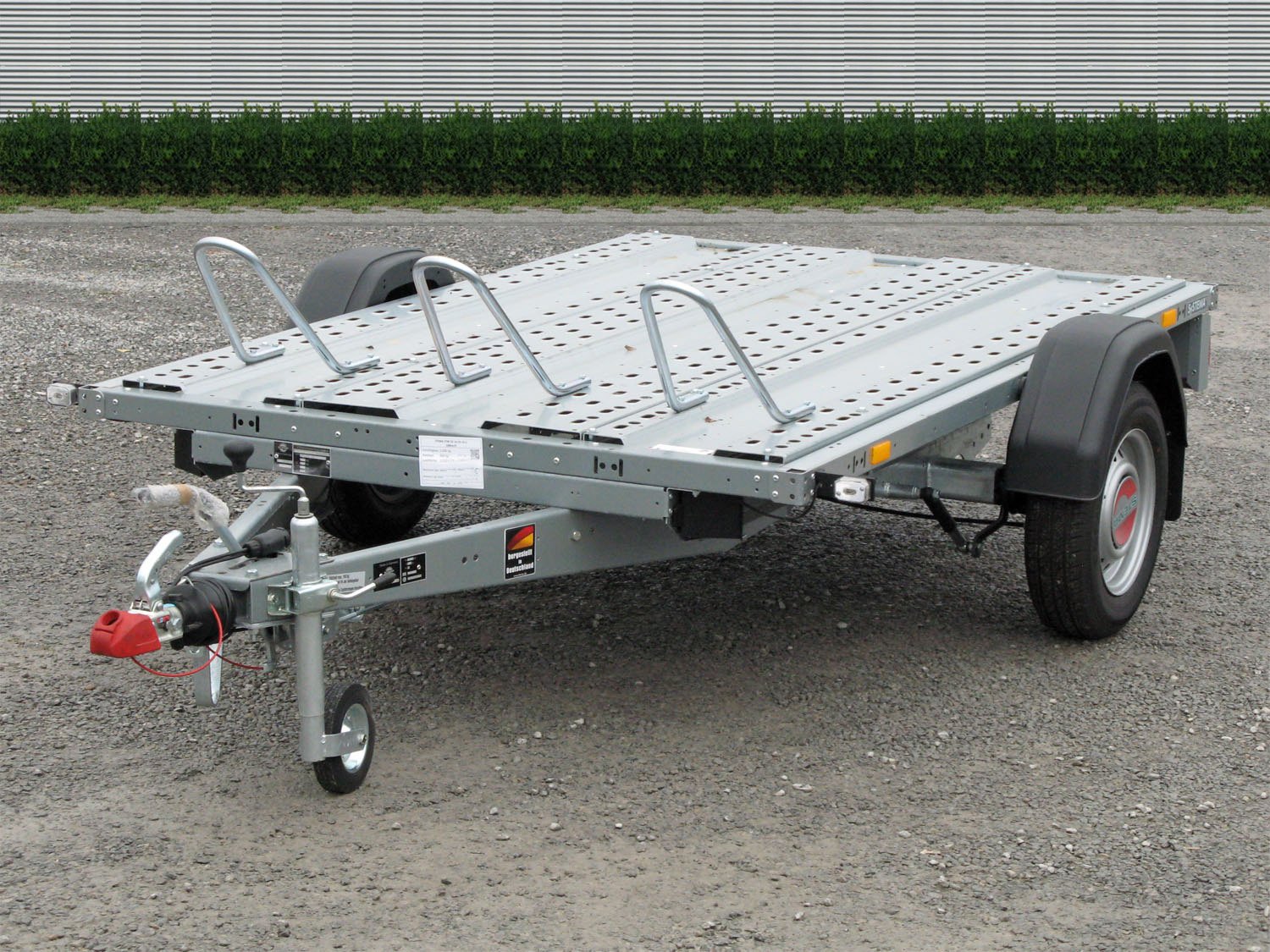 STEMA Motorradtransporter STM O2 8.5-25-13.1 – Ladefläche 251 × 128 cm – 850 kg – Einachser – Ansicht 1
