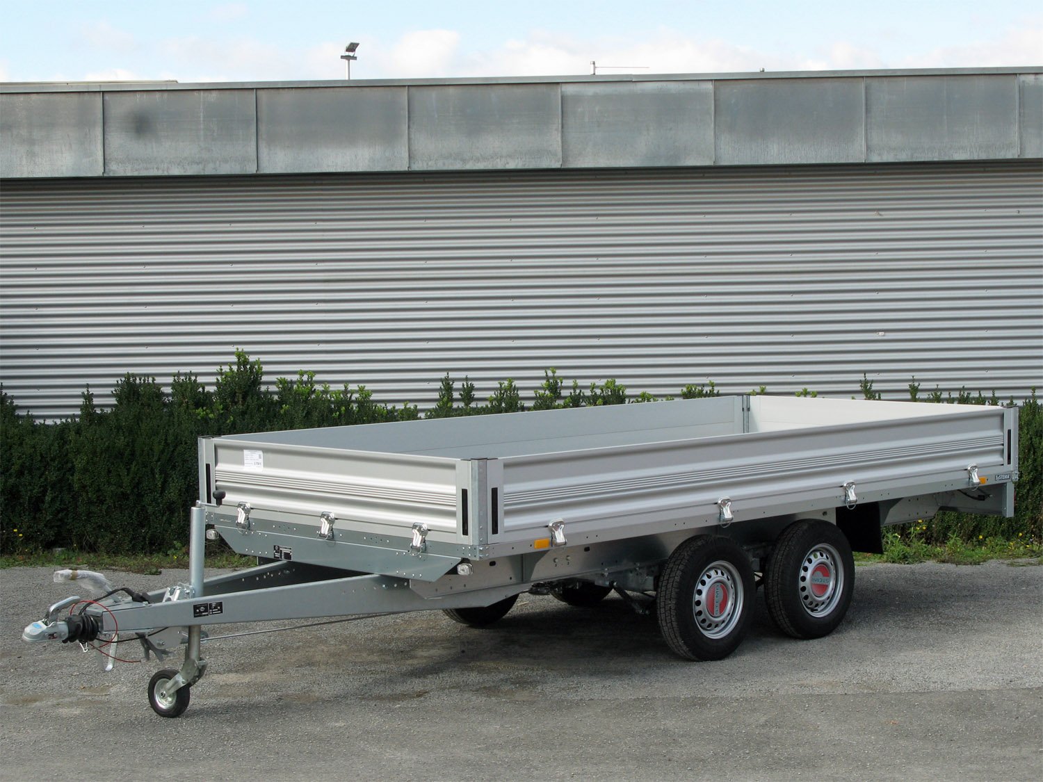 STEMA Pritschenhochlader ALU SH O2 20-30-15.2 – Alu-Bordwand, 10 Zoll Fahrwerk – Ladefläche 301 × 153 cm – 2000 kg – Tandemachser – Ansicht 1