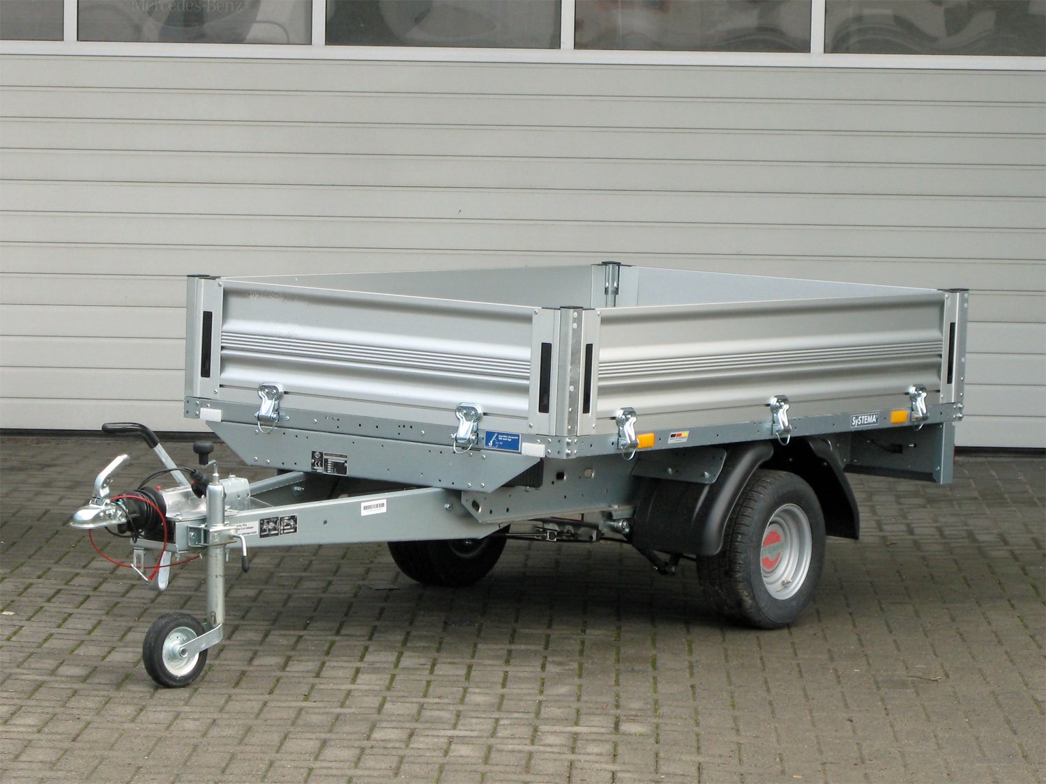 STEMA Pritschenhochlader SH O2 10-21-13.1 – Alu-Bordwand – Ladefläche 210 × 128 cm – 1000 kg – Einachser – Ansicht 1